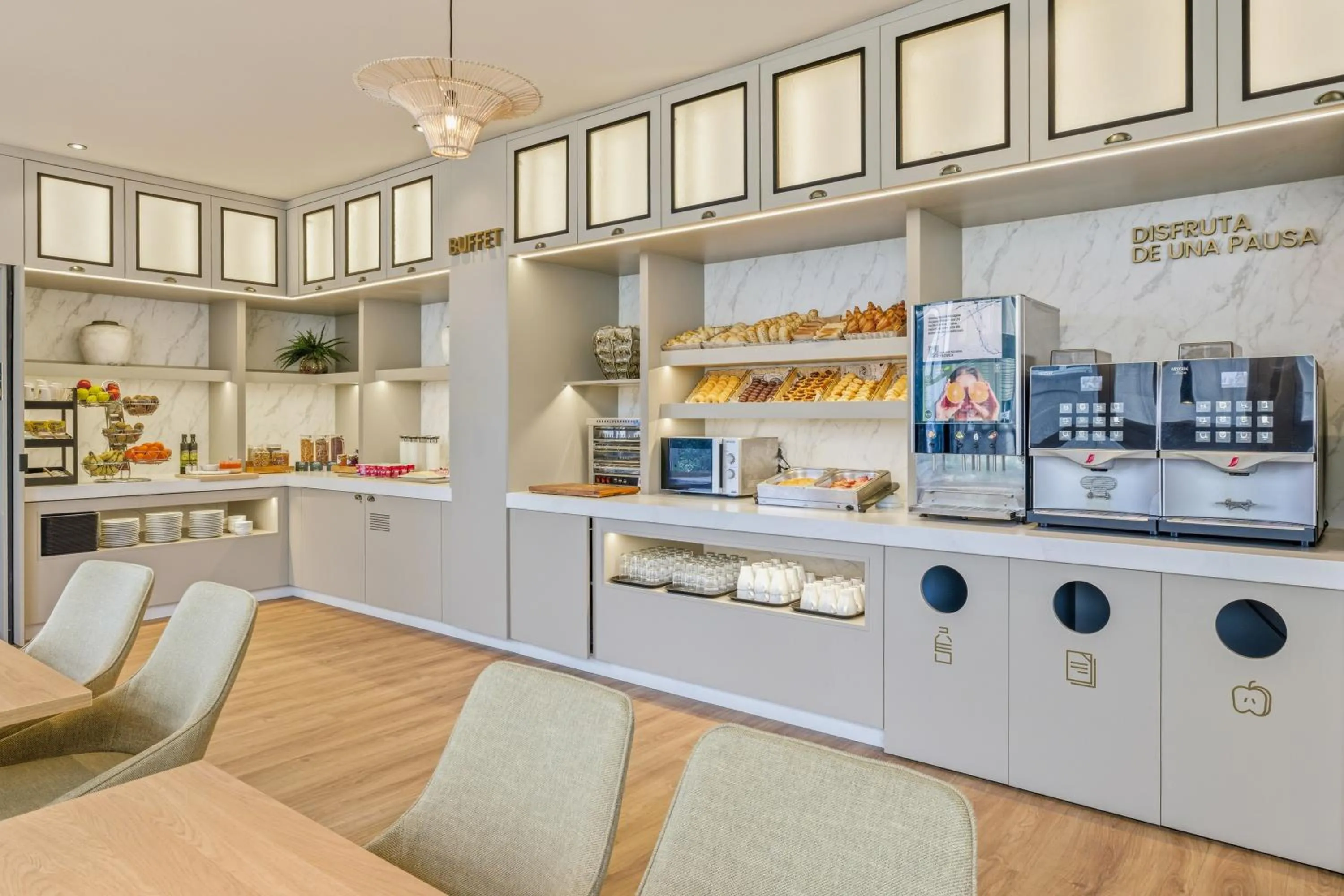 Food and drinks in B&B HOTEL Vigo