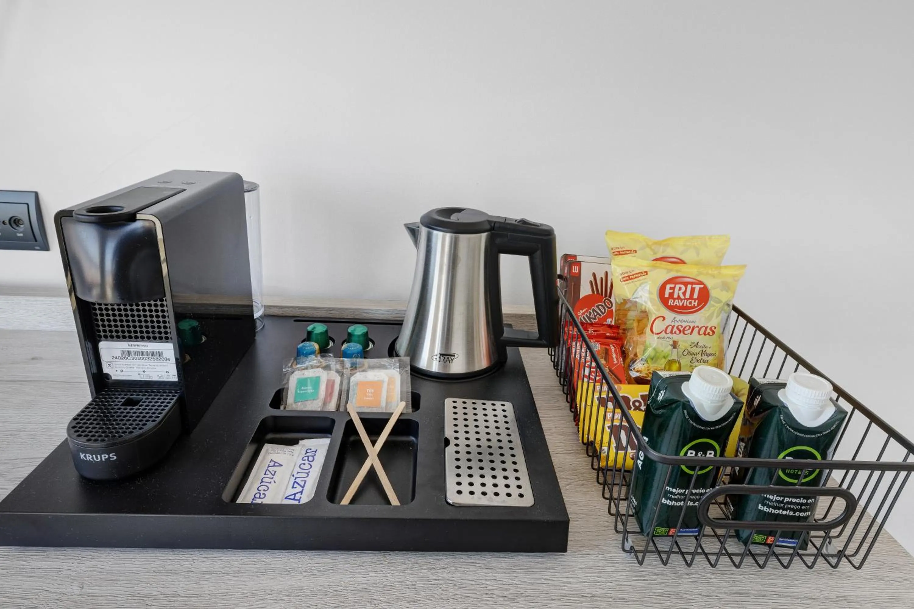 Coffee/tea facilities in B&B HOTEL Vigo