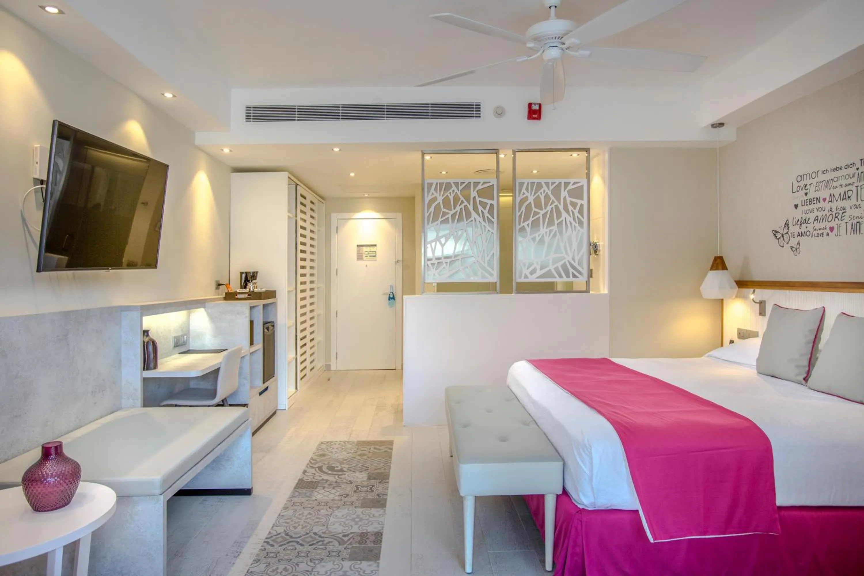 Bed in Catalonia Royal La Romana Adults Only - All Inclusive