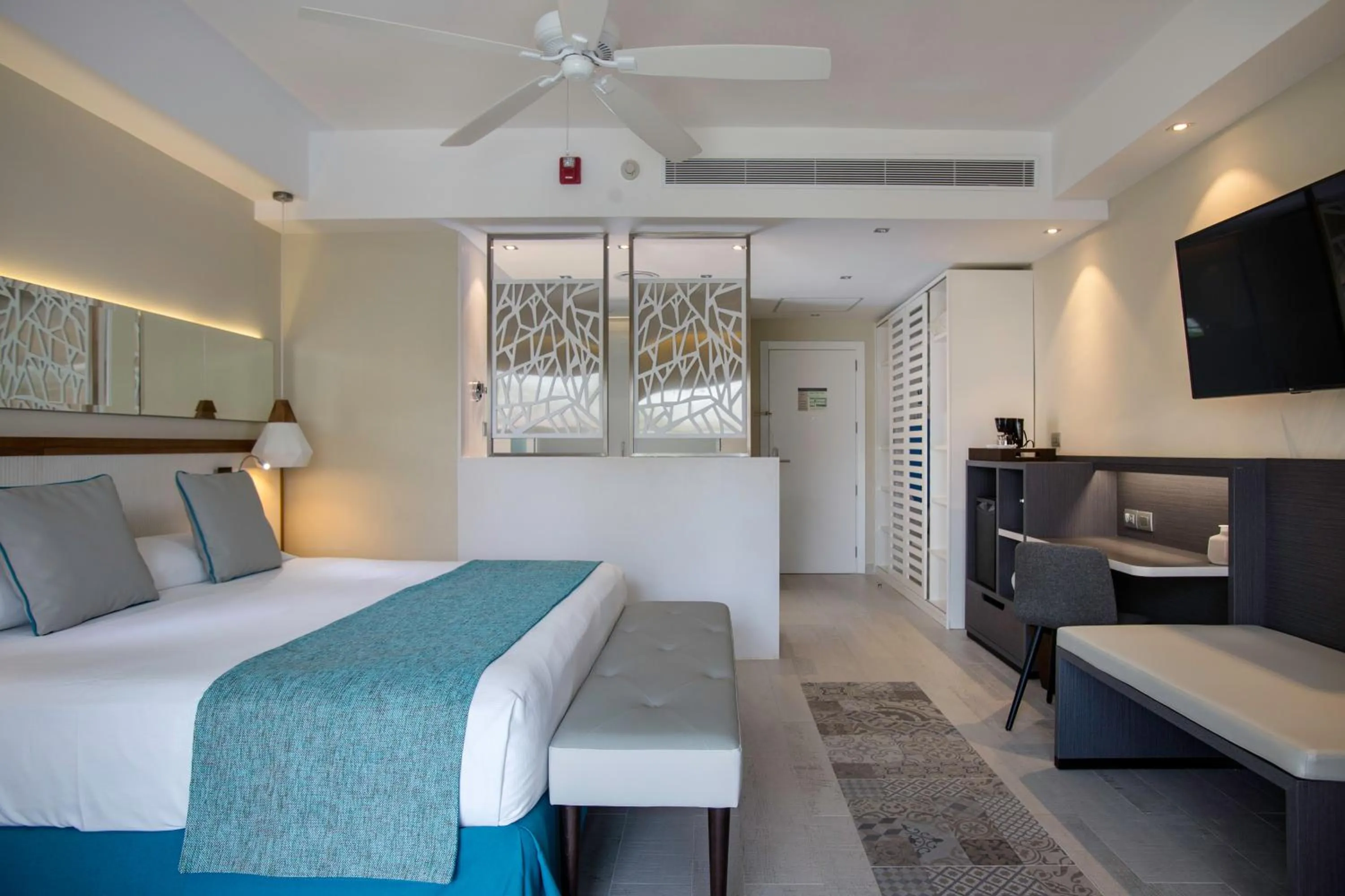 Photo of the whole room, Bed in Catalonia Royal La Romana Adults Only - All Inclusive