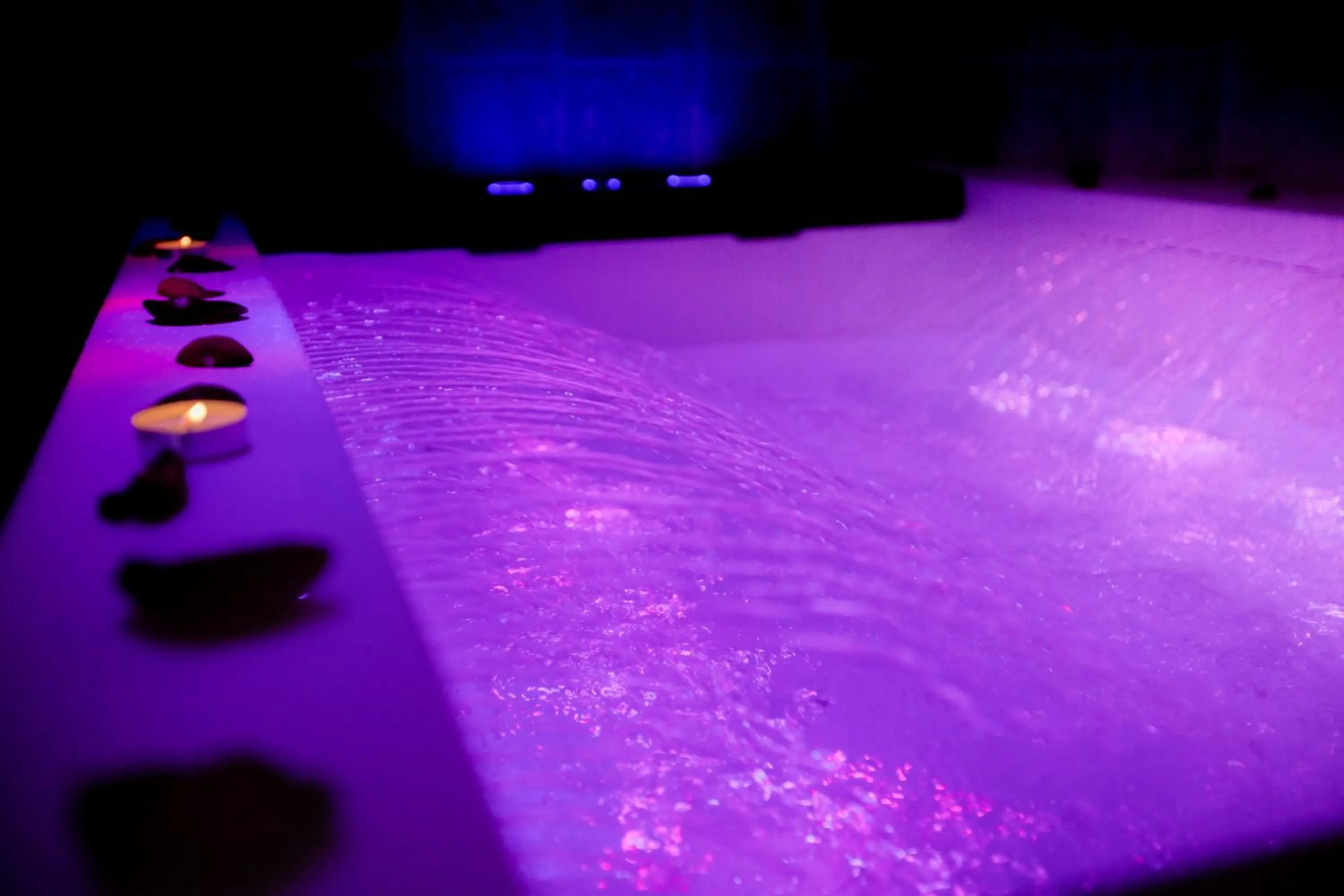 Hot Tub in Abri Cosy - Suite Romantique en Camargue