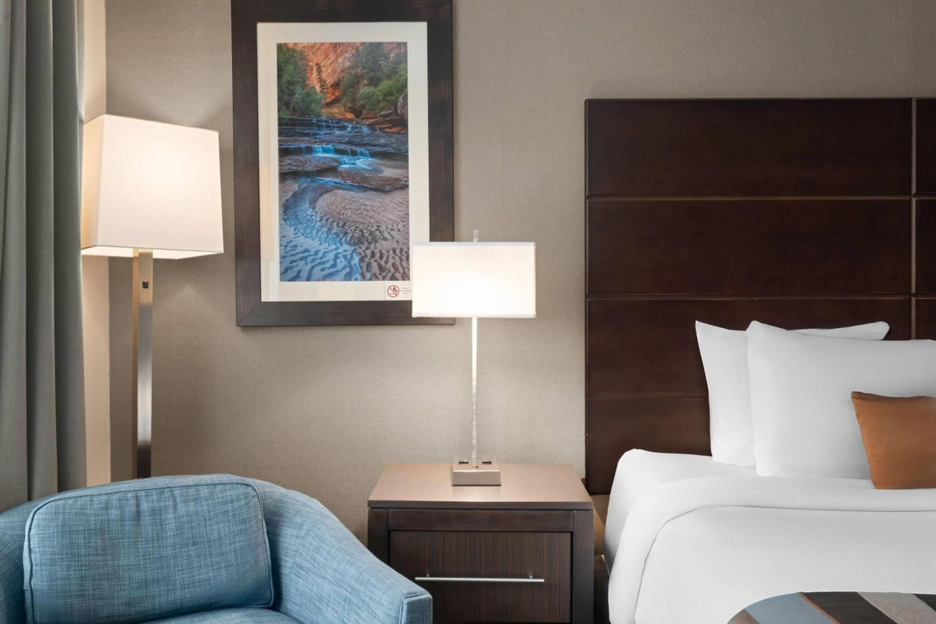 Photo of the whole room, Bed in Wingate by Wyndham Hurricane Zion National Park