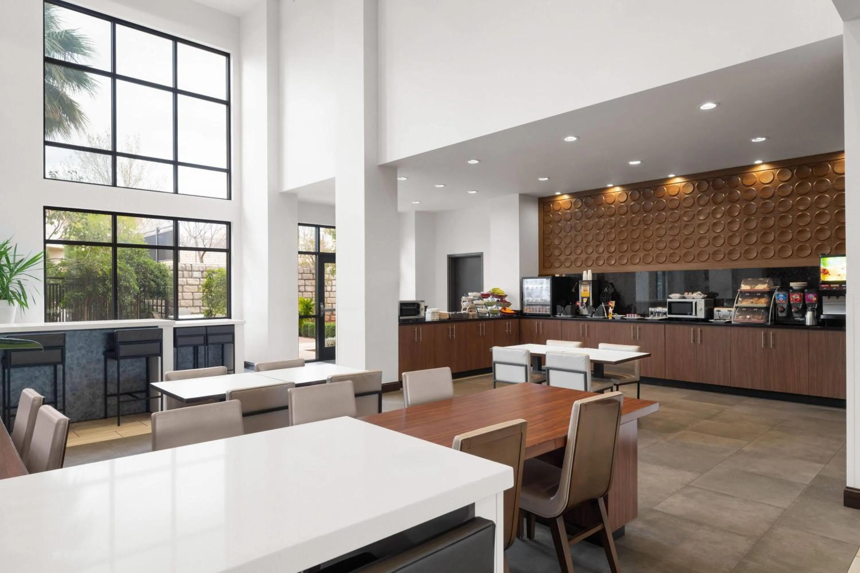 Breakfast in Wingate by Wyndham Hurricane Zion National Park