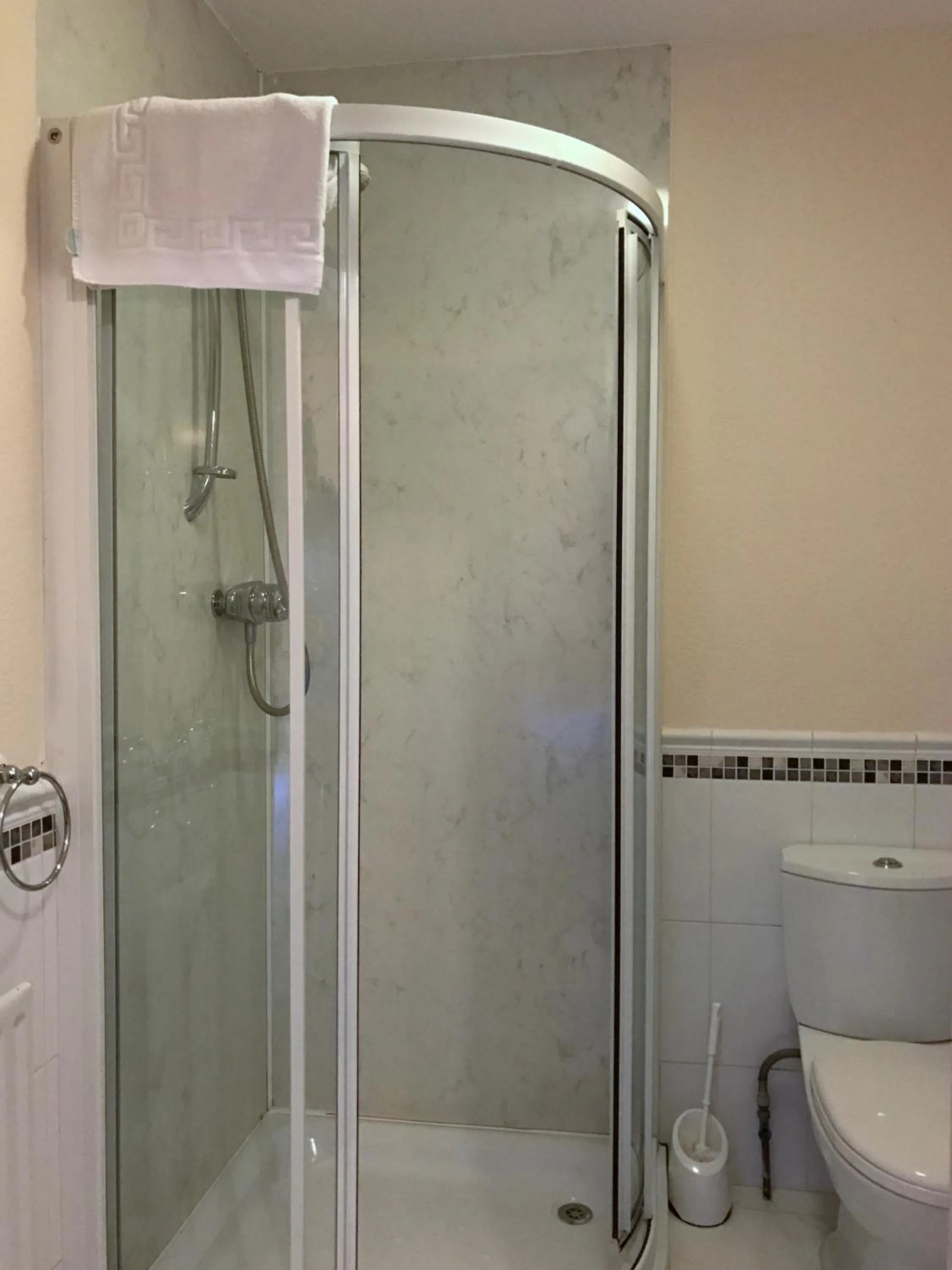 Shower in Glenlossie Guest House