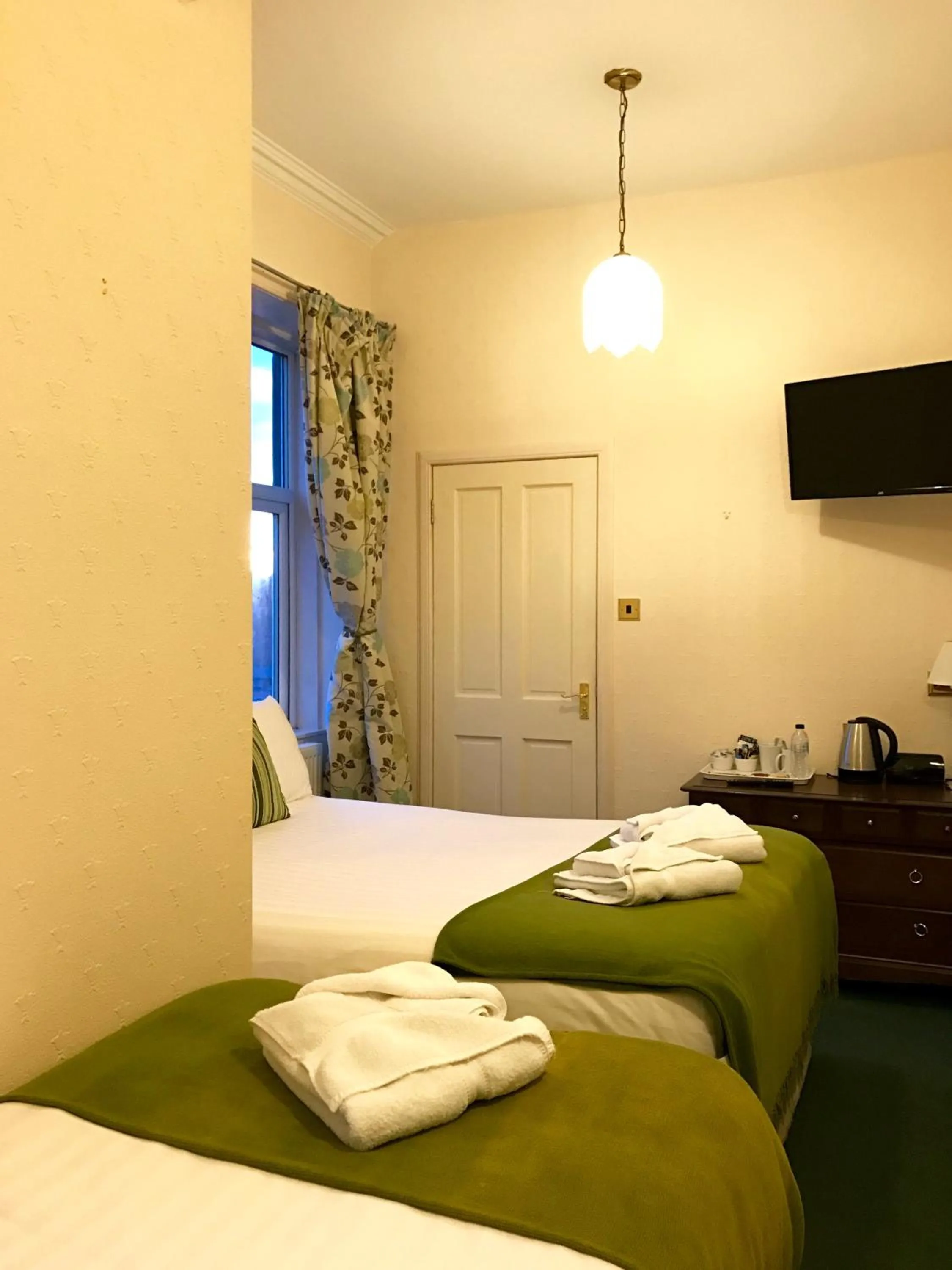 Bedroom, Bed in Glenlossie Guest House