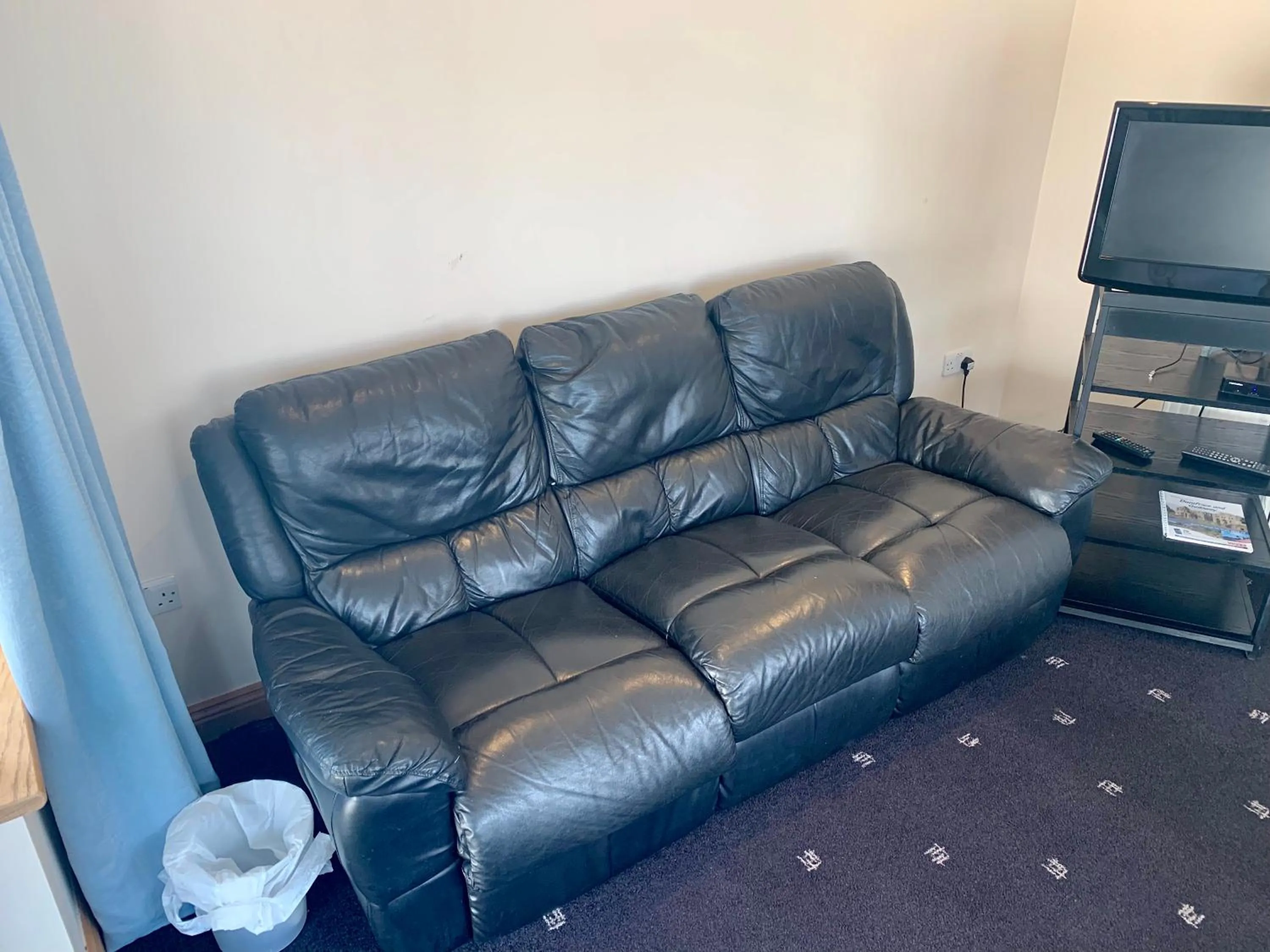 Living room in Glenlossie Guest House