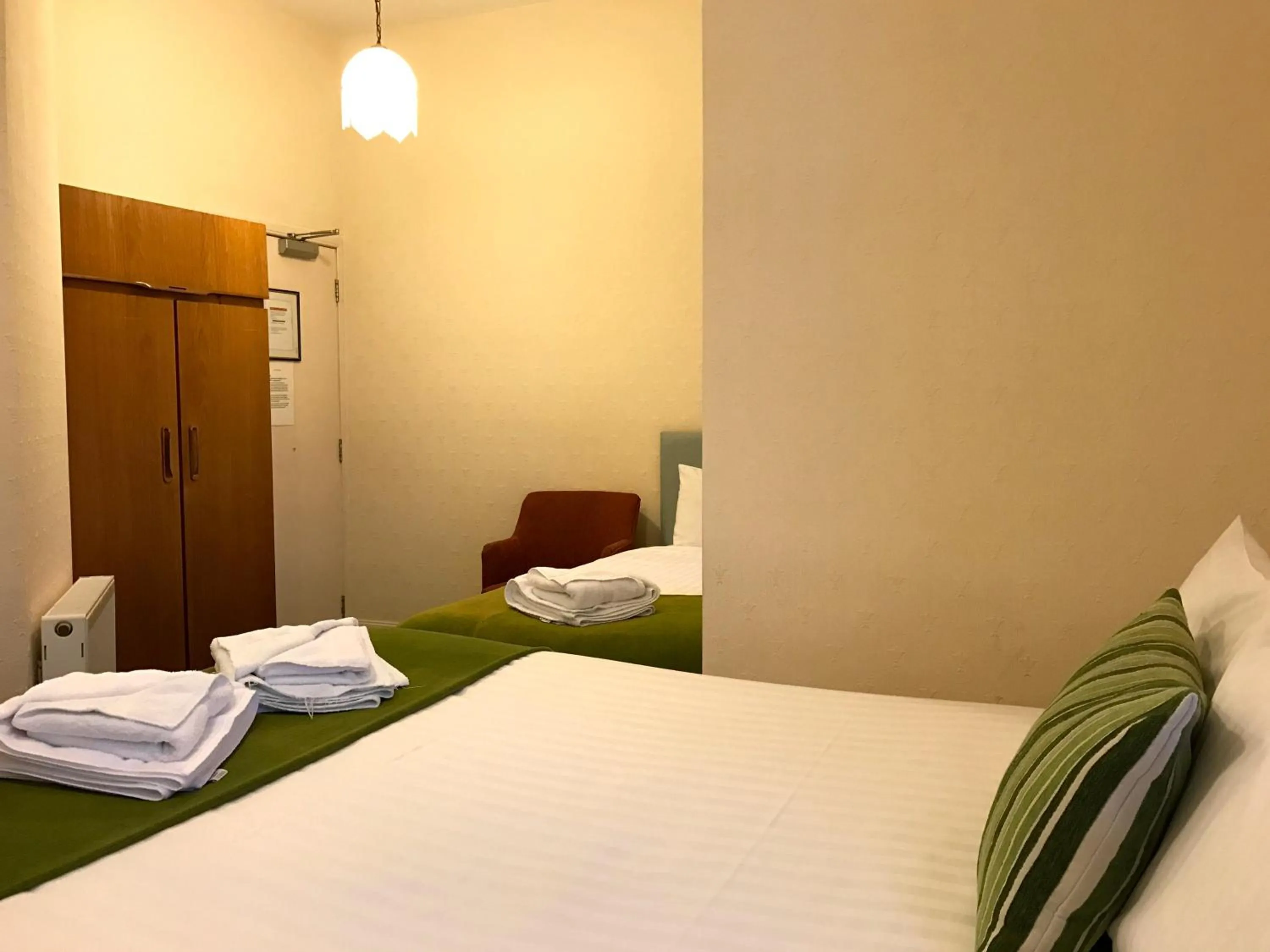 Bedroom, Bed in Glenlossie Guest House