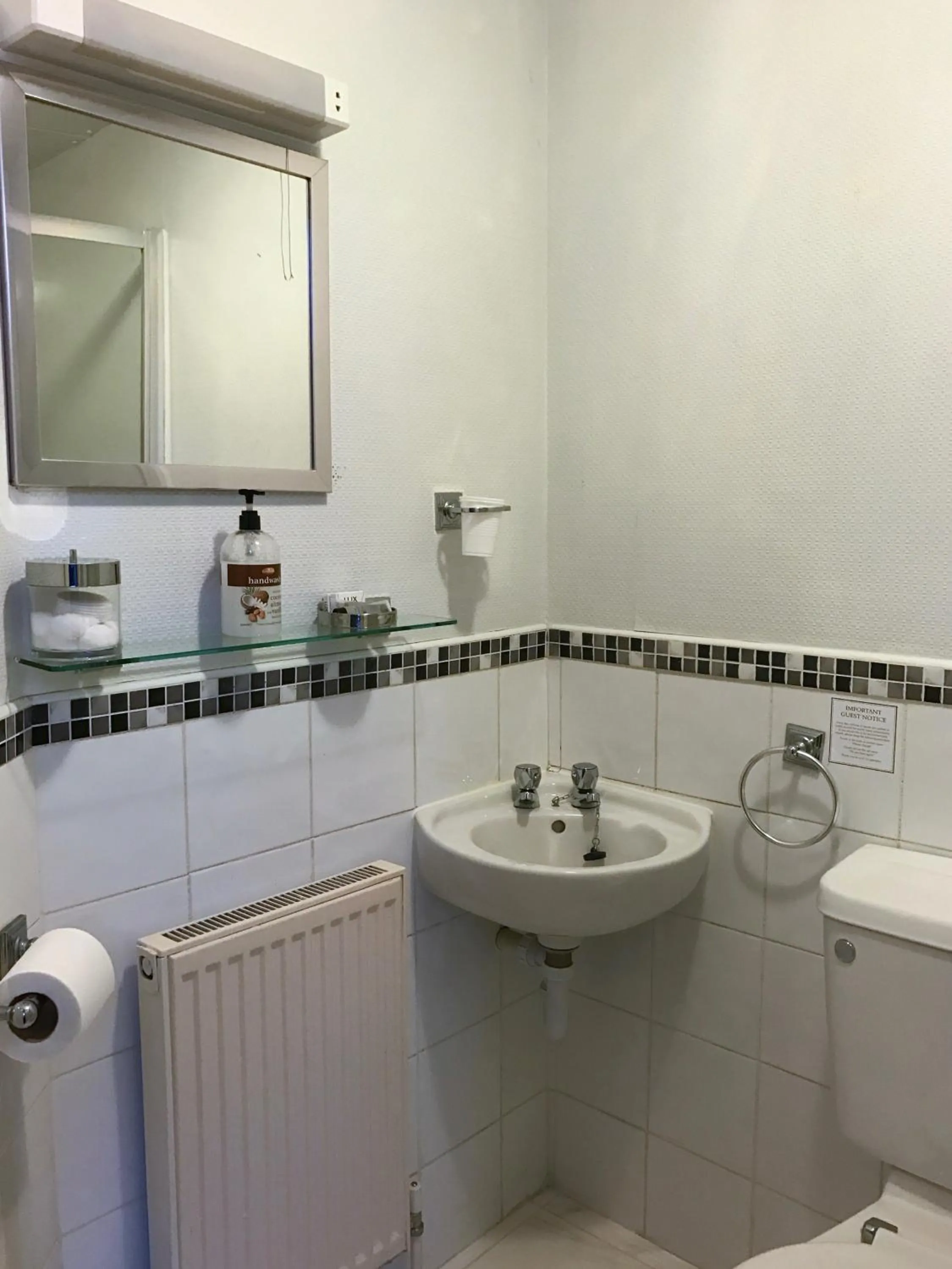 Bathroom in Glenlossie Guest House