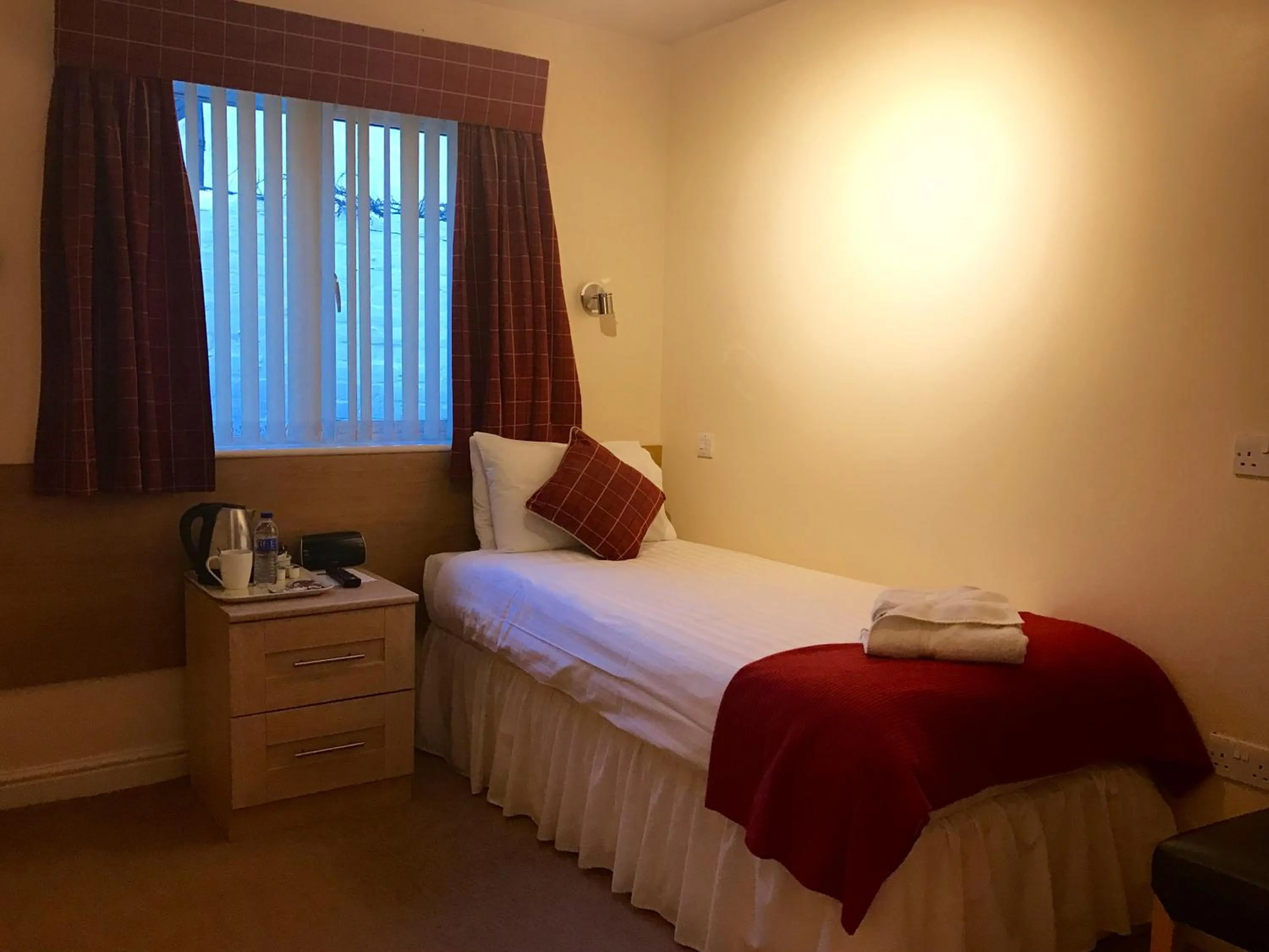 Bedroom, Bed in Glenlossie Guest House