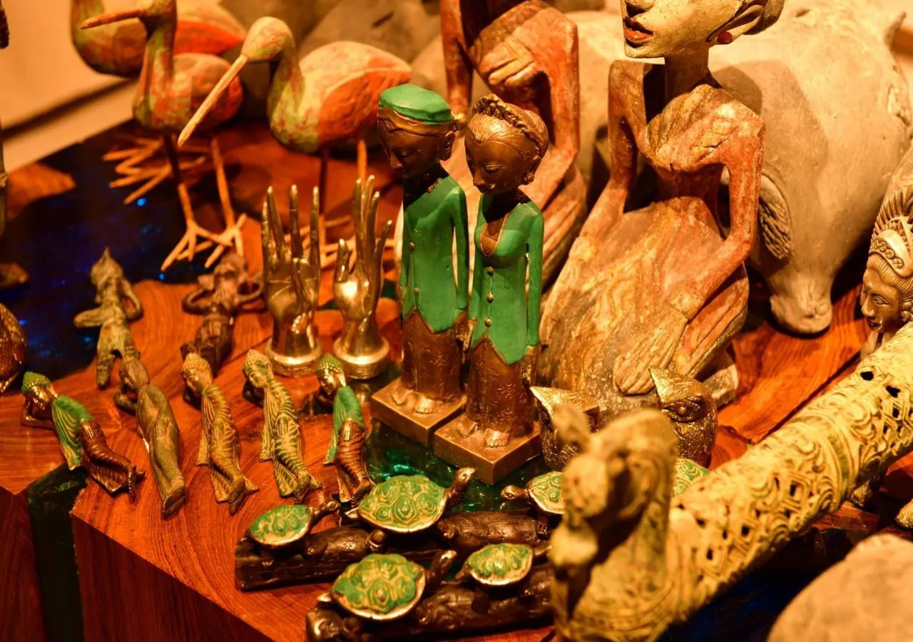 On-site shops in Balinese onsen ryokan Hakone Airu