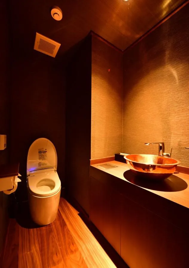 Toilet in Balinese onsen ryokan Hakone Airu