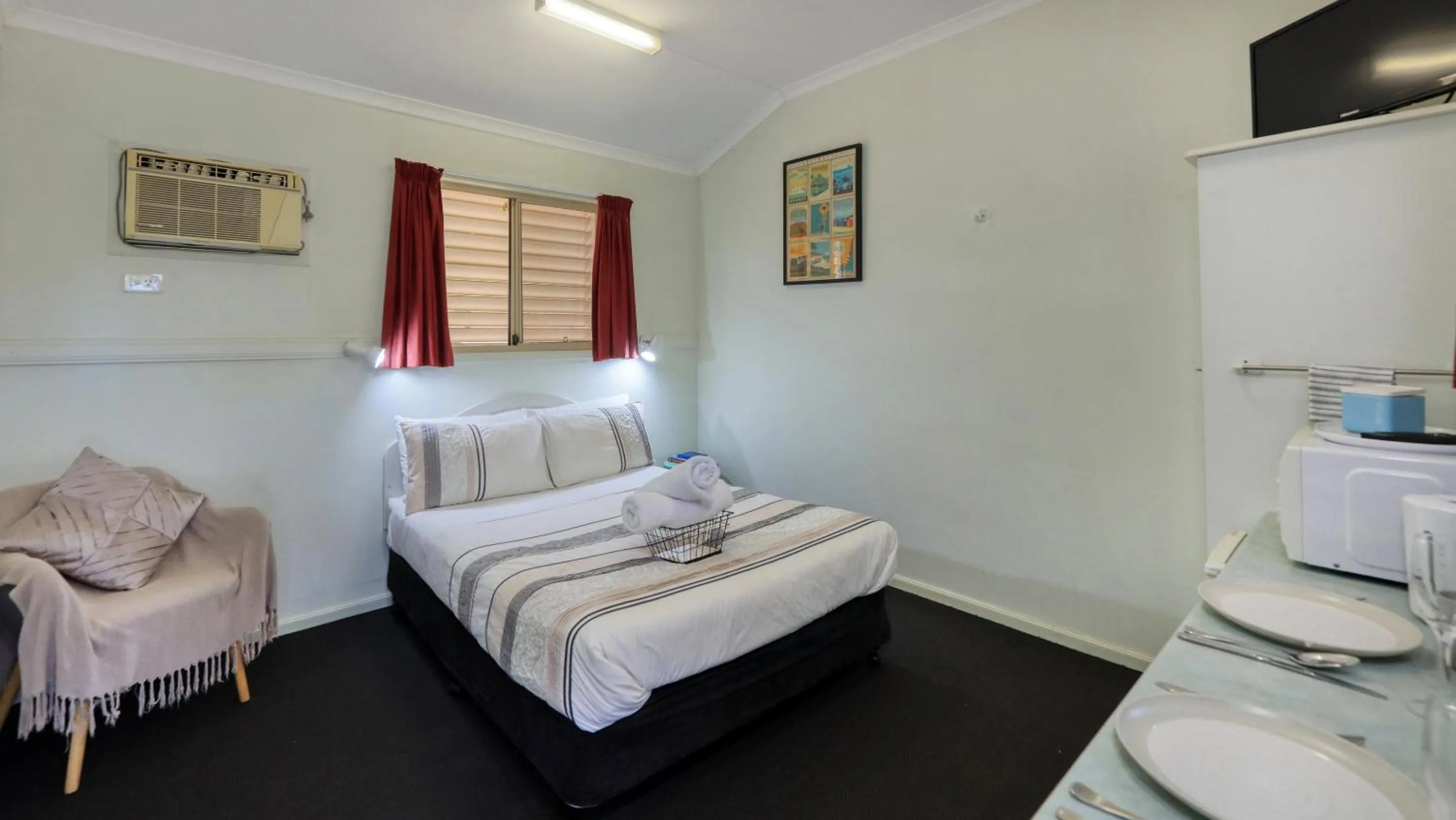 TV and multimedia, Bed in Silver Wattle Cabins
