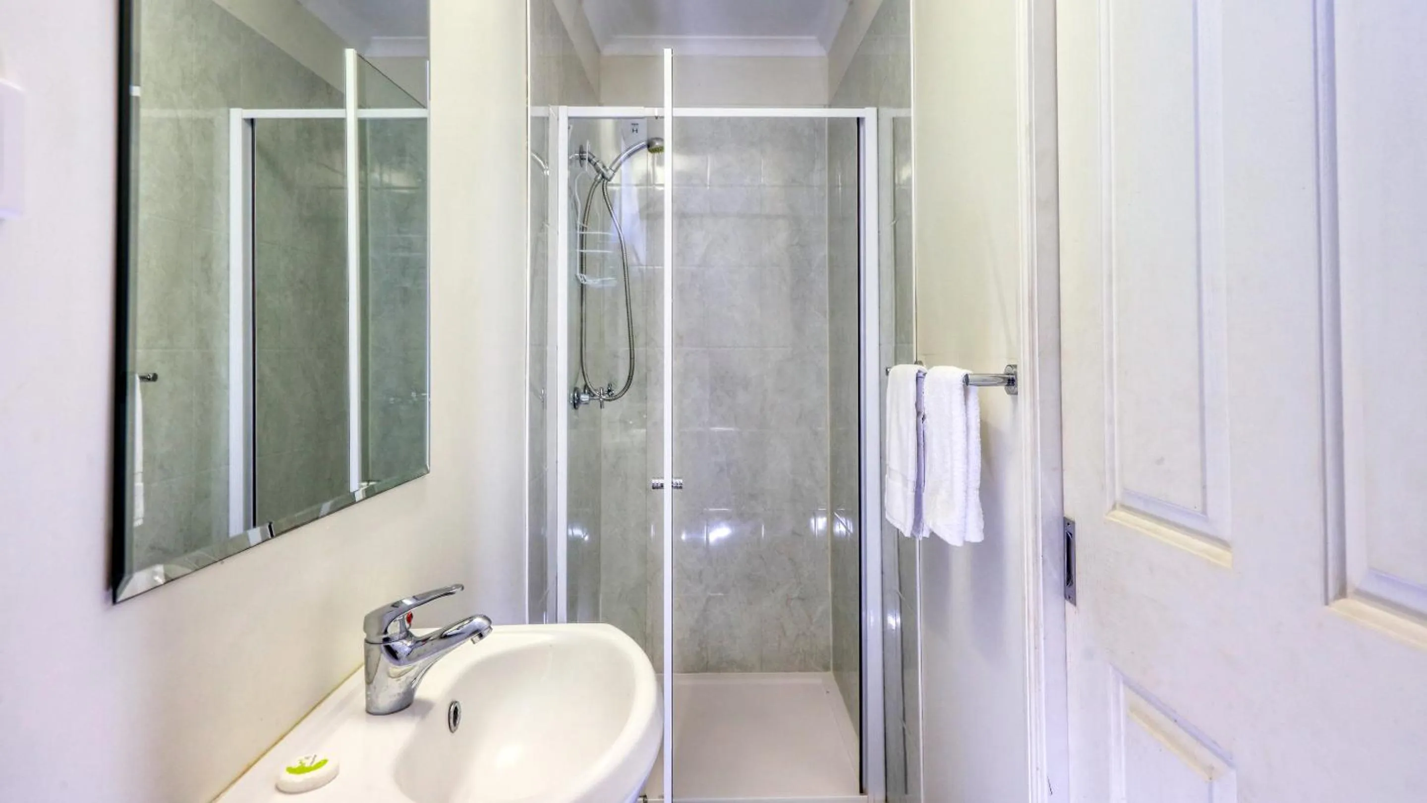 Shower in Silver Wattle Cabins