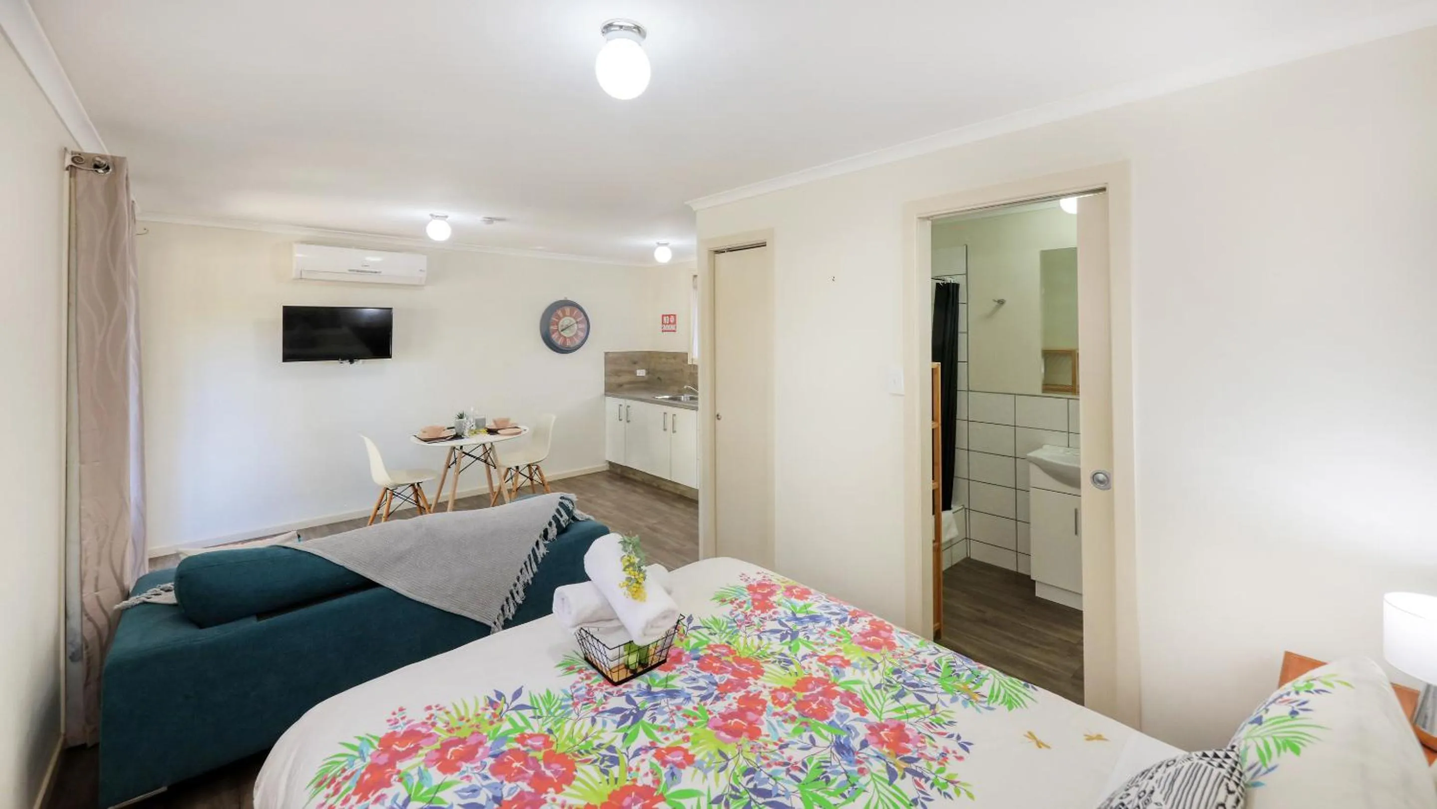 TV and multimedia, Bed in Silver Wattle Cabins