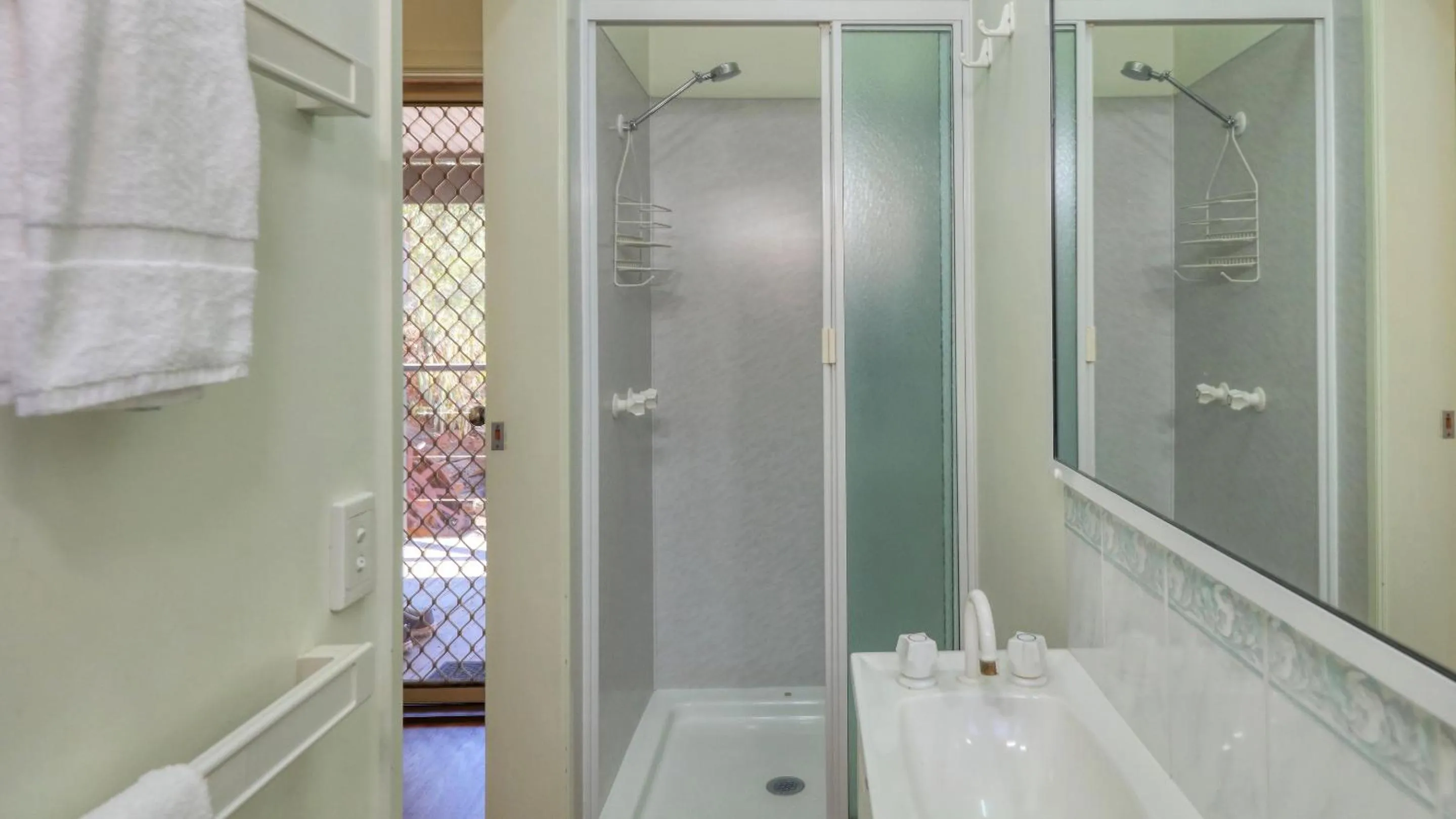 Shower in Silver Wattle Cabins