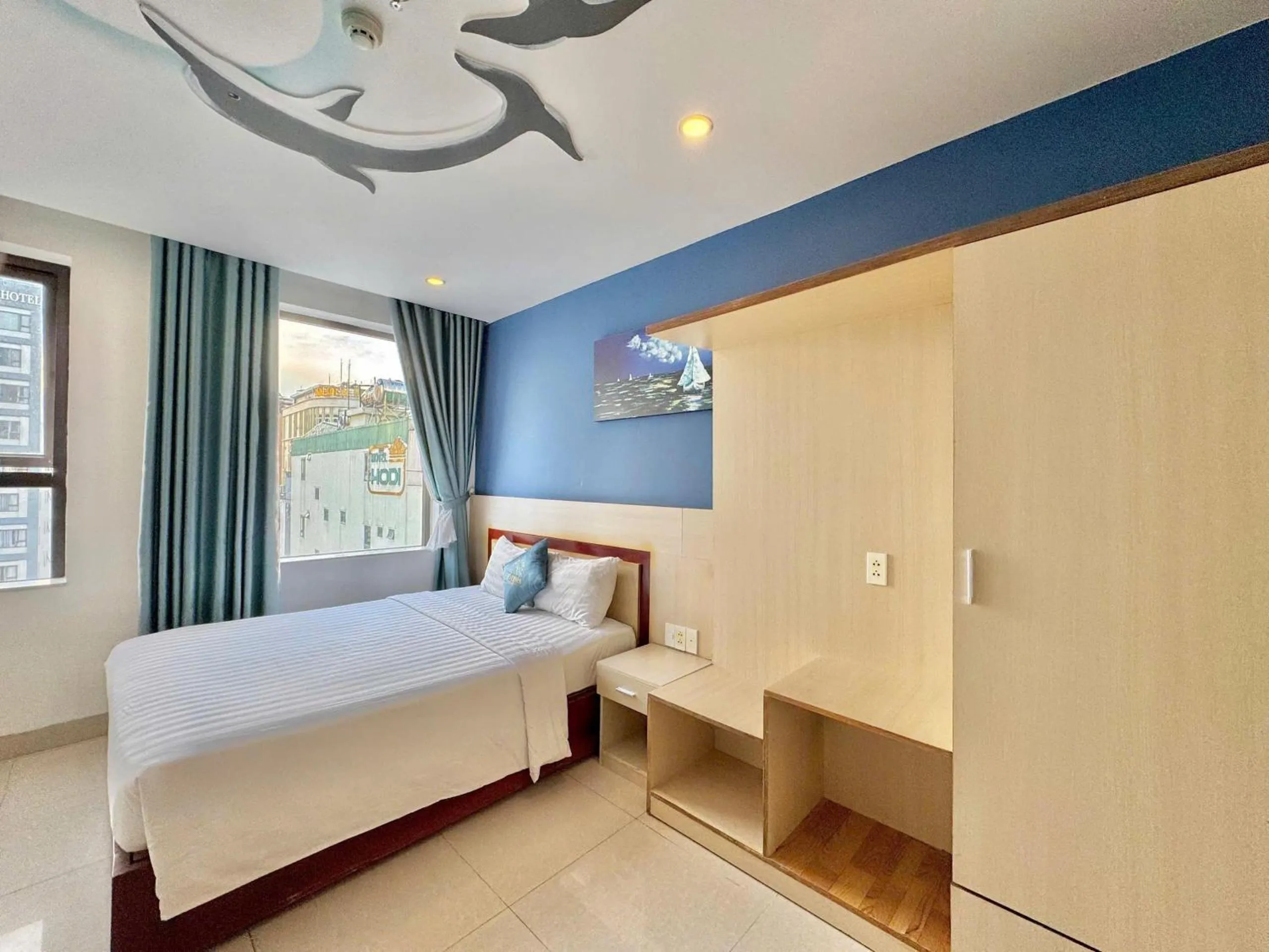 Bedroom, Bed in Maxhome Luxury Hotel