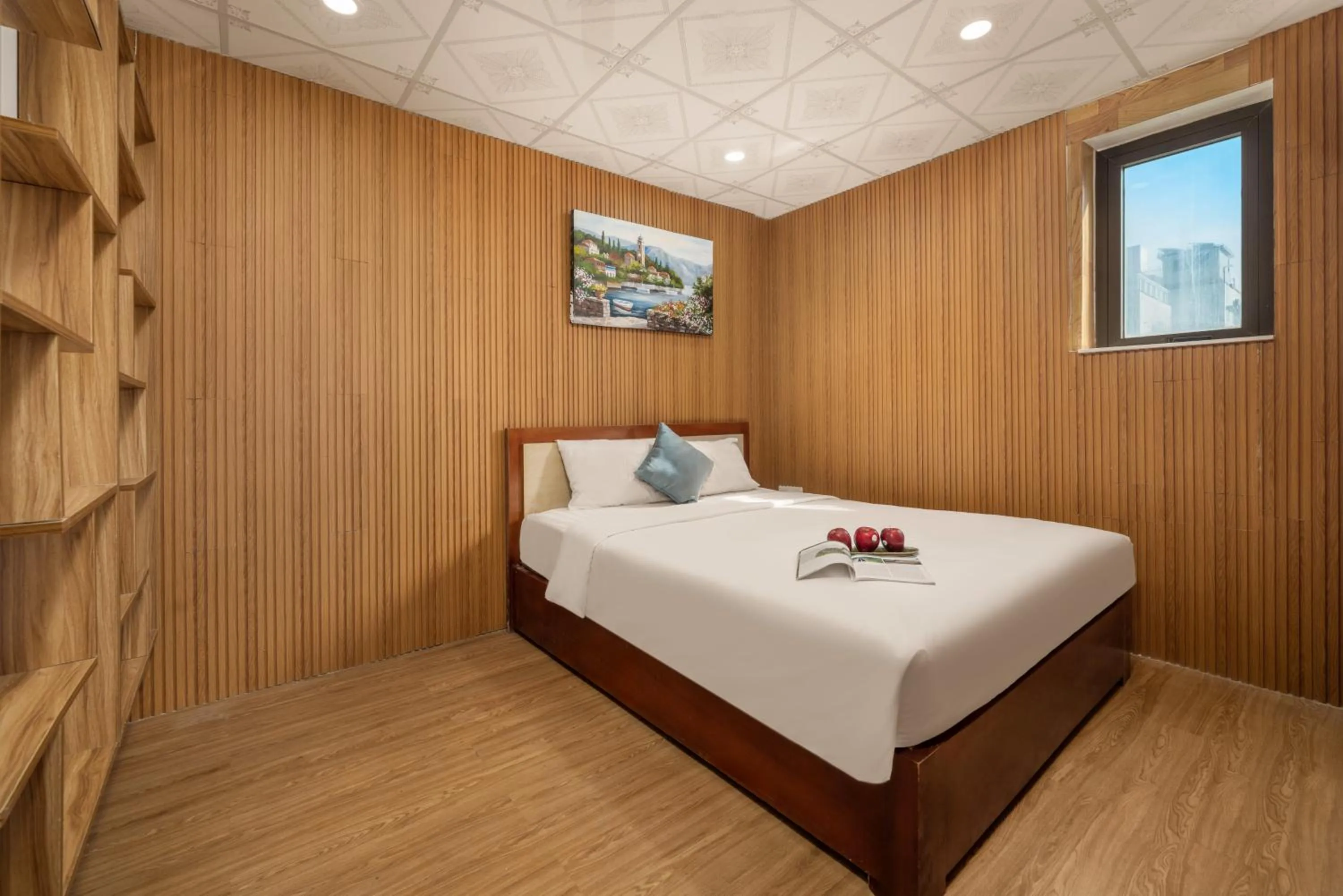 Photo of the whole room, Bed in Maxhome Luxury Hotel