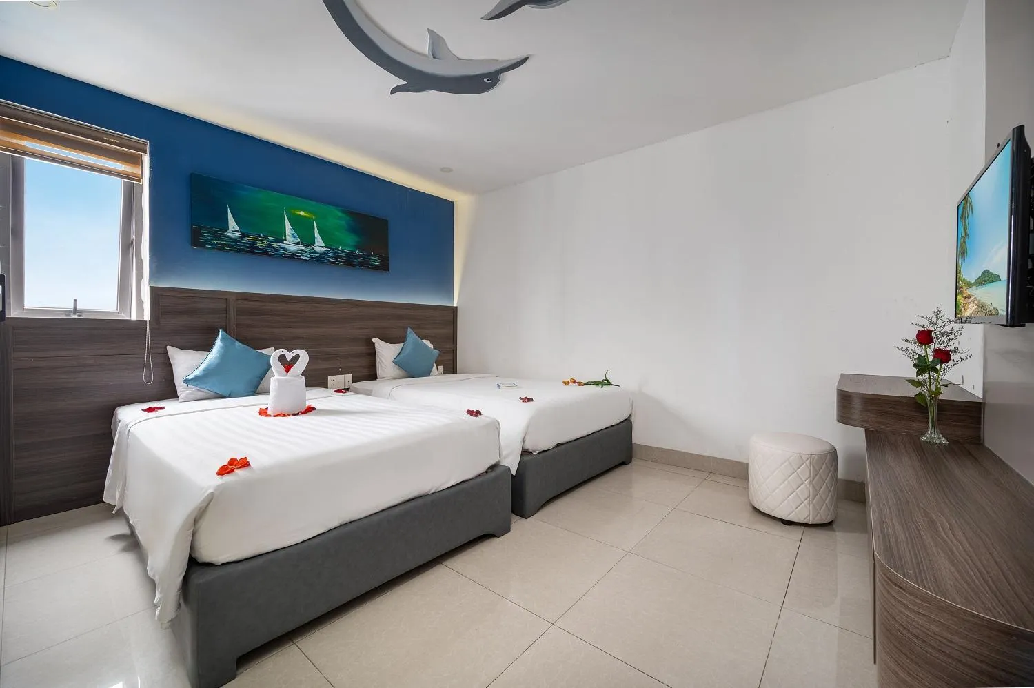 Bedroom, Bed in Maxhome Luxury Hotel