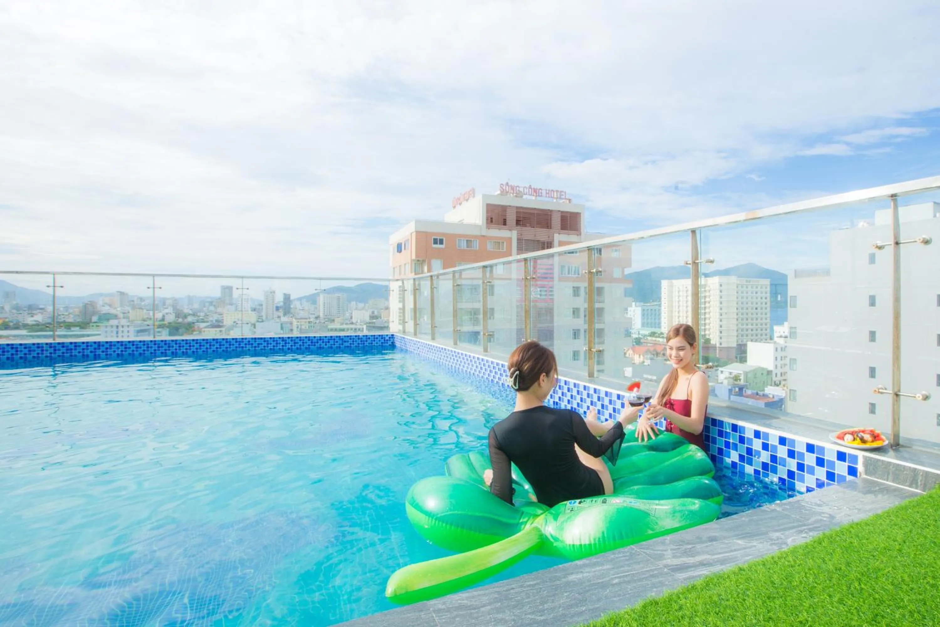 Swimming pool in Maxhome Luxury Hotel