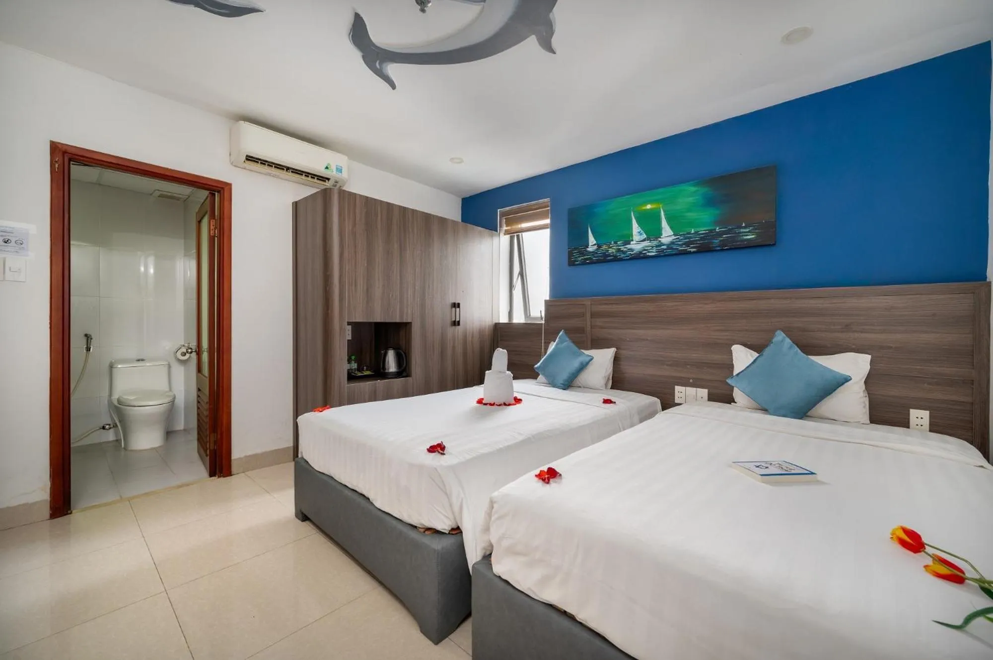 Bedroom, Bed in Maxhome Luxury Hotel