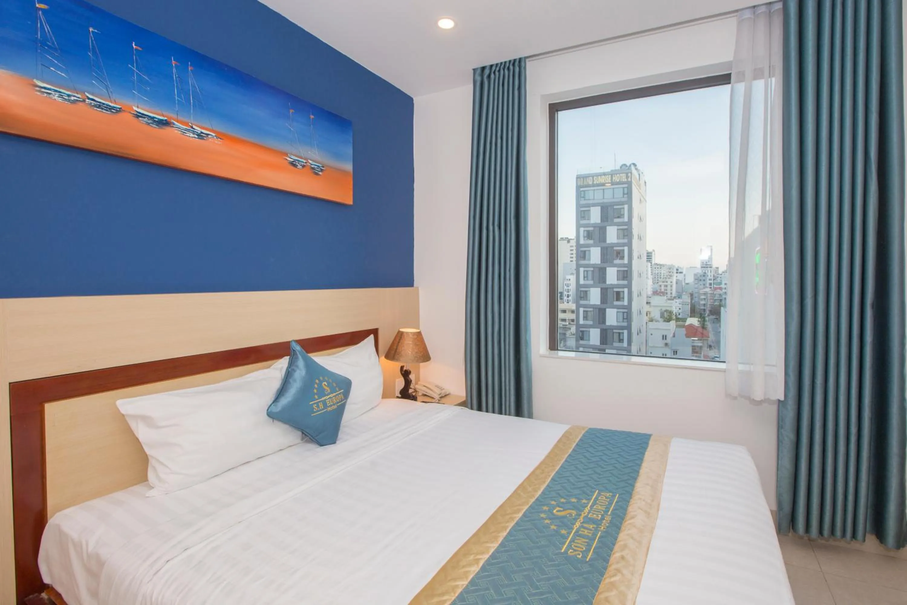 Photo of the whole room, Bed in Maxhome Luxury Hotel