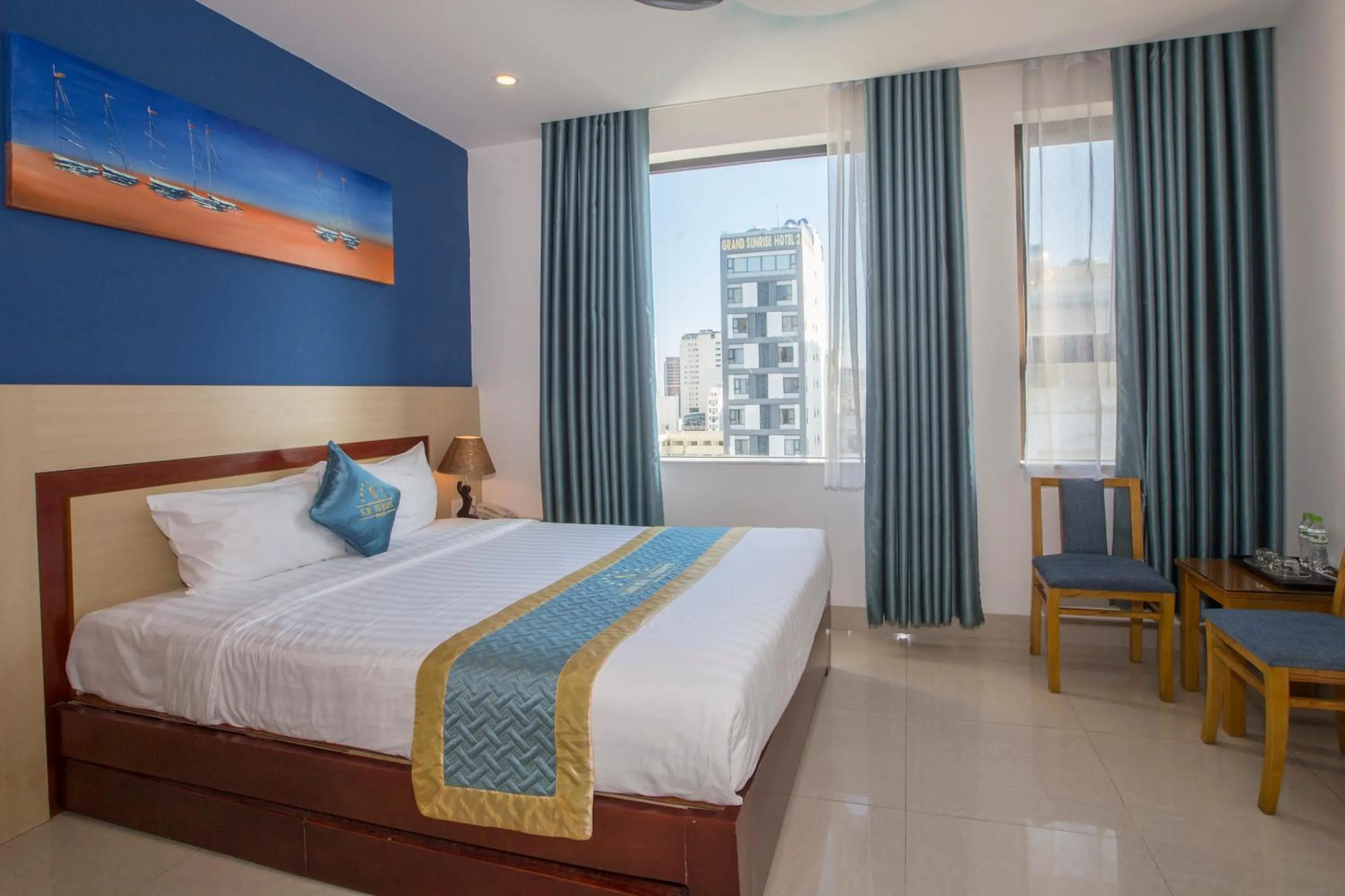 Photo of the whole room, Bed in Maxhome Luxury Hotel