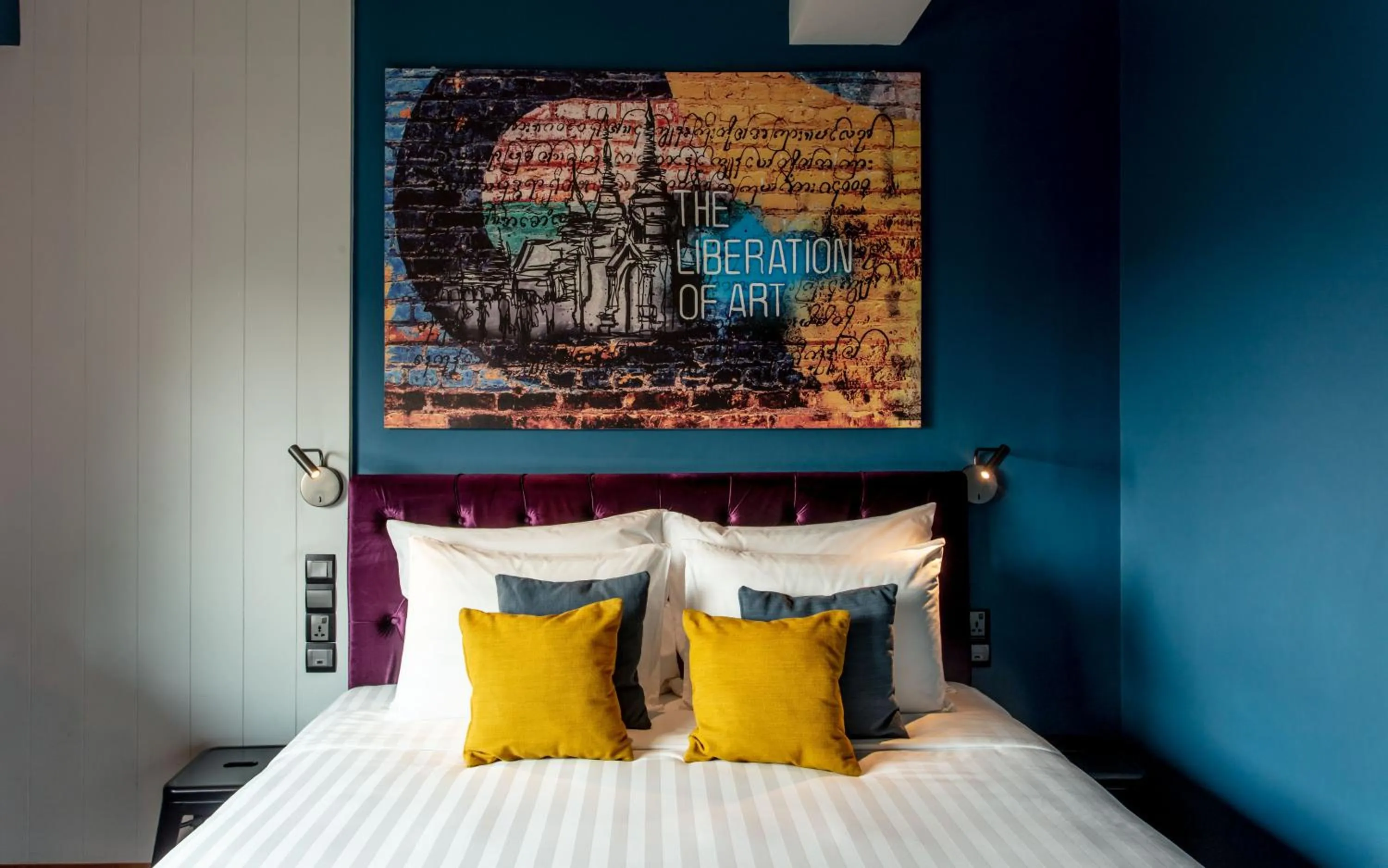 Toilet, Bed in Hotel G Yangon