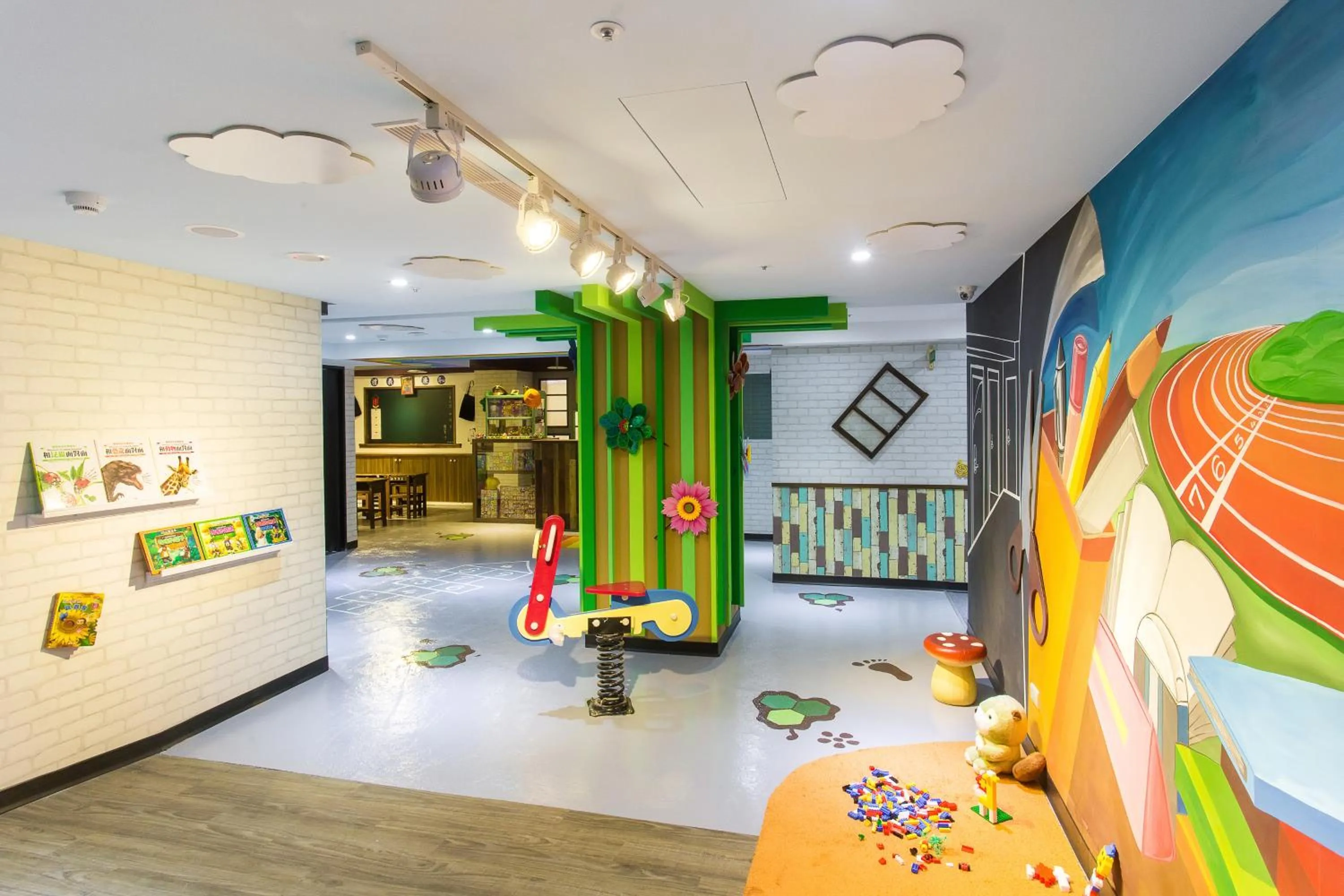 Children play ground in RF Hotel - Sanchong