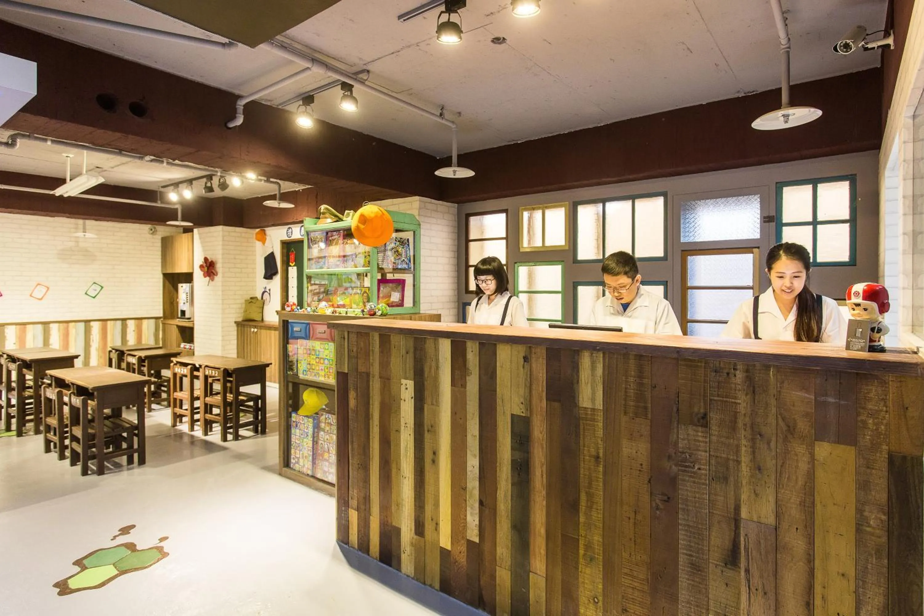 Property building in RF Hotel - Sanchong