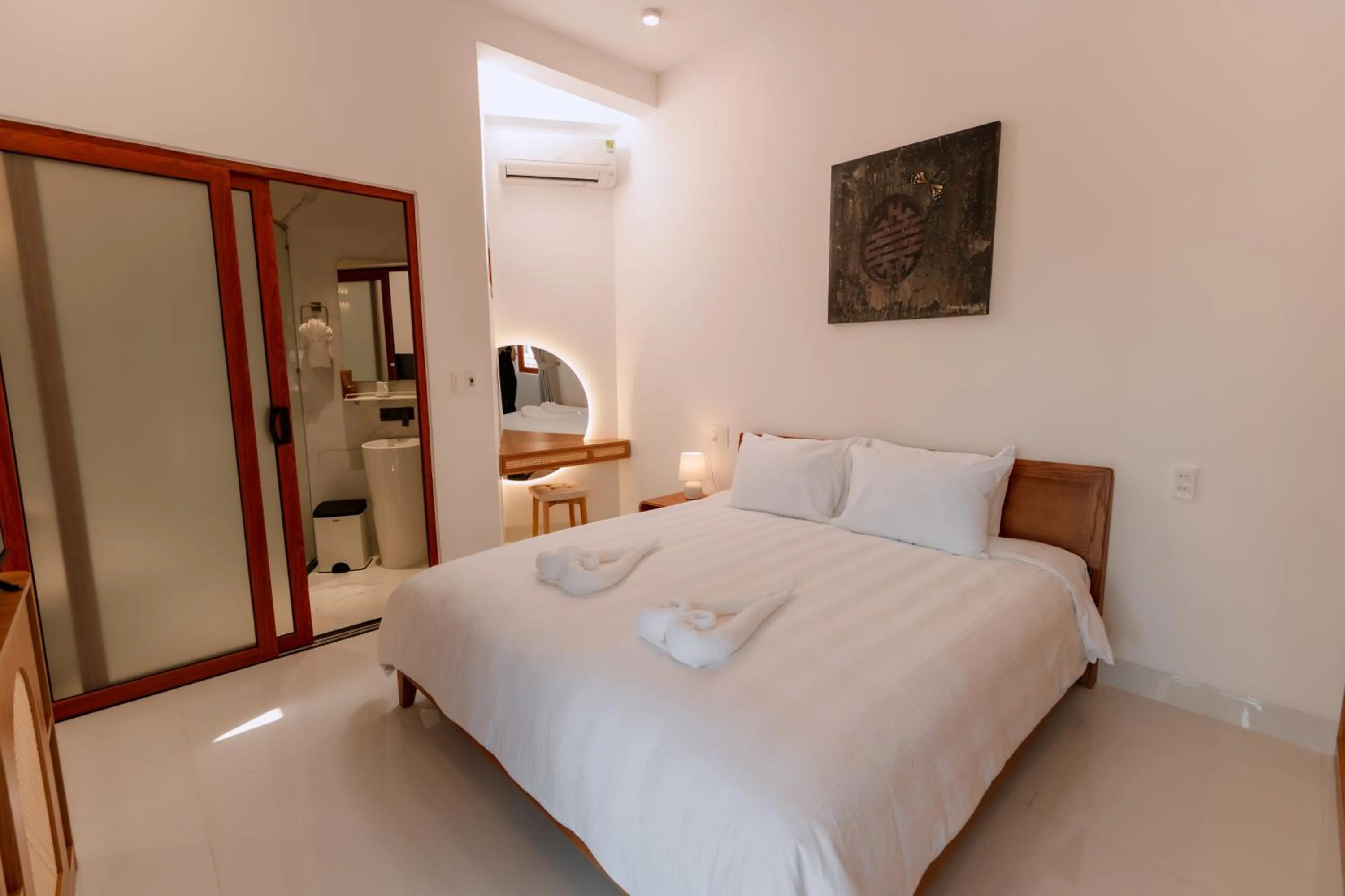 Bed in Hue River Side Villa