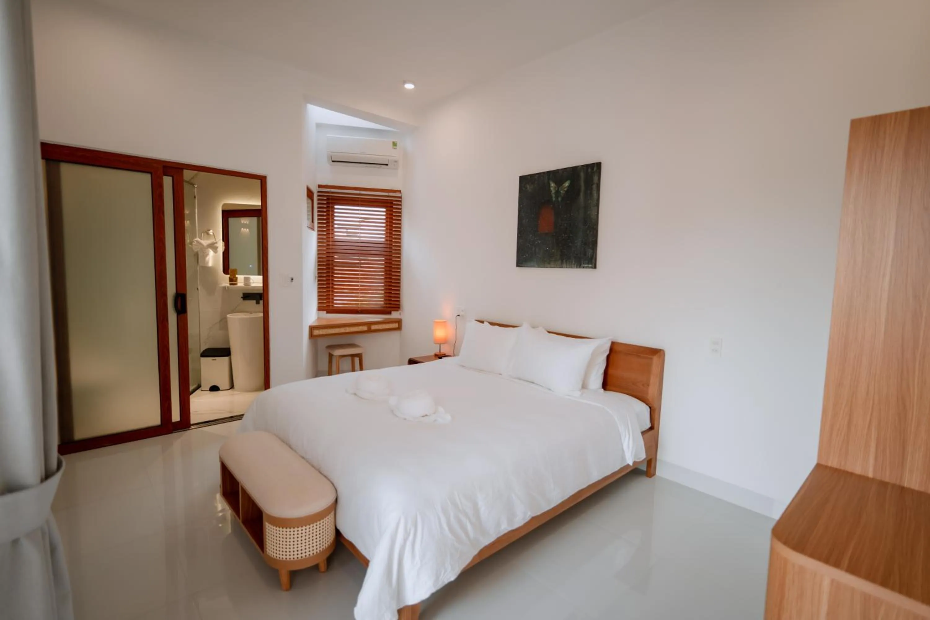Bed in Hue River Side Villa