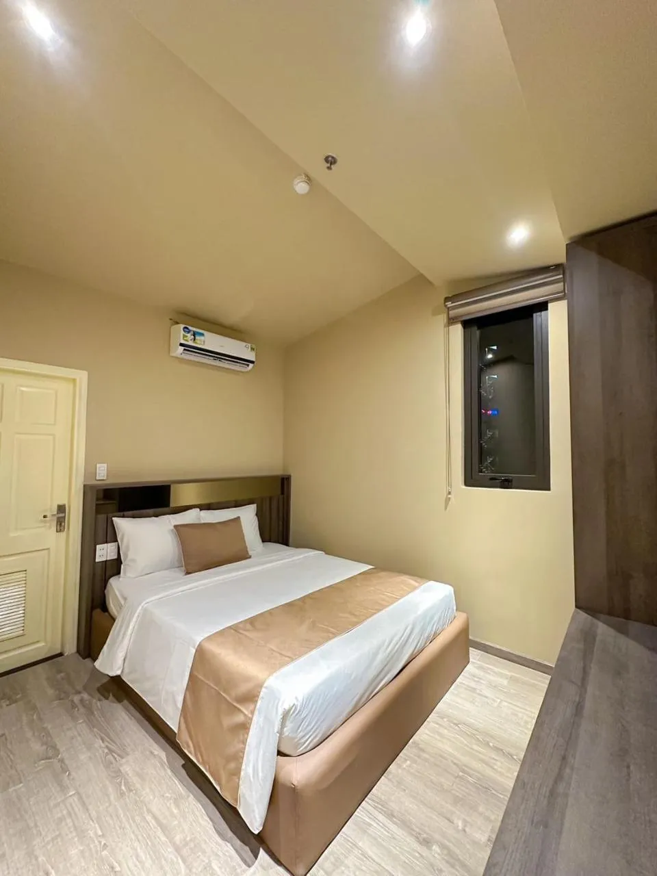 Bed in Hai Long Hotel