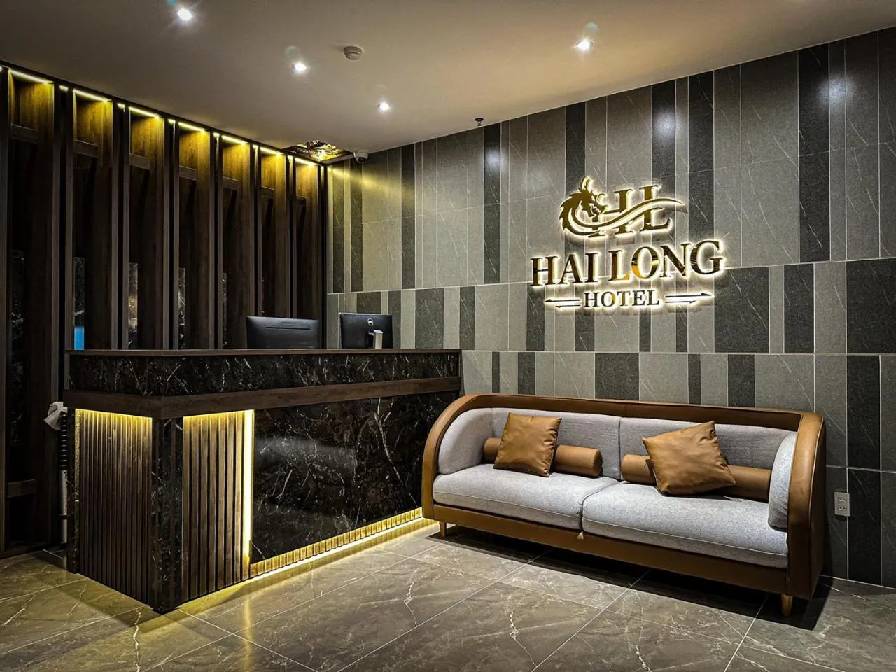 Bed, Lobby/Reception in Hai Long Hotel