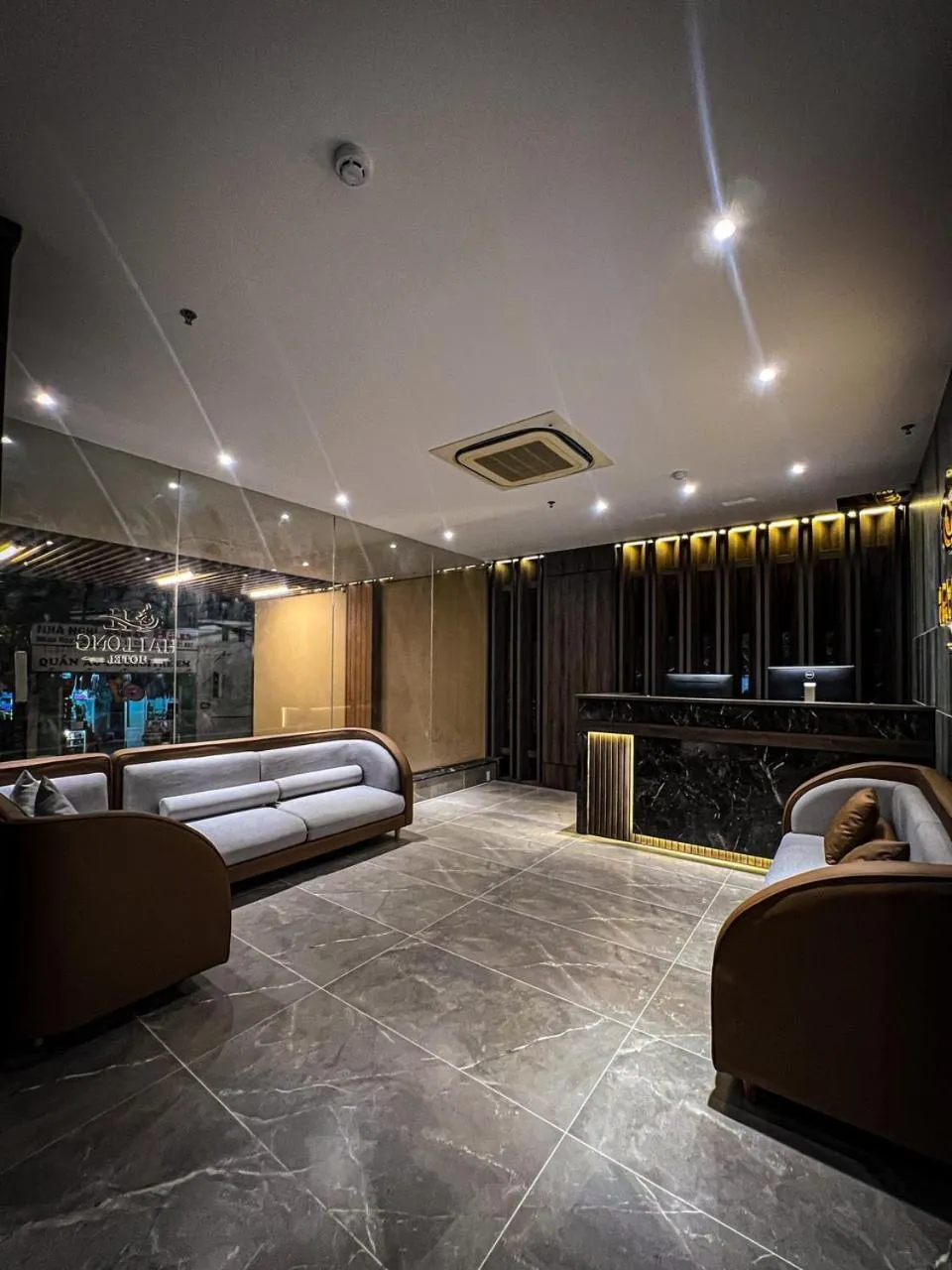 Lobby or reception, Bed in Hai Long Hotel