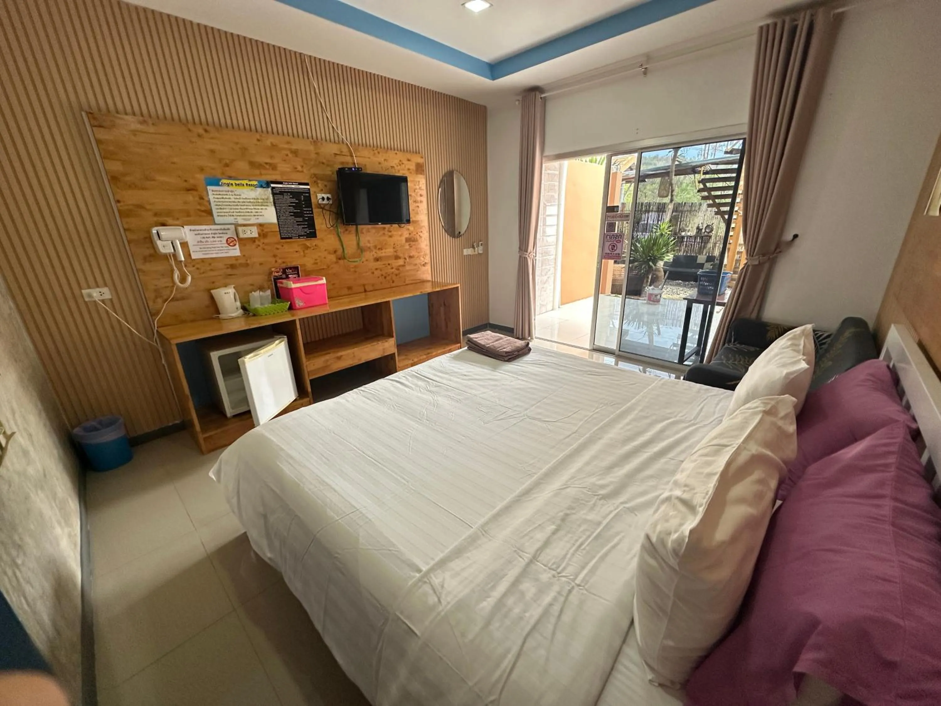 Bedroom, Bed in Jingle Bells Resort
