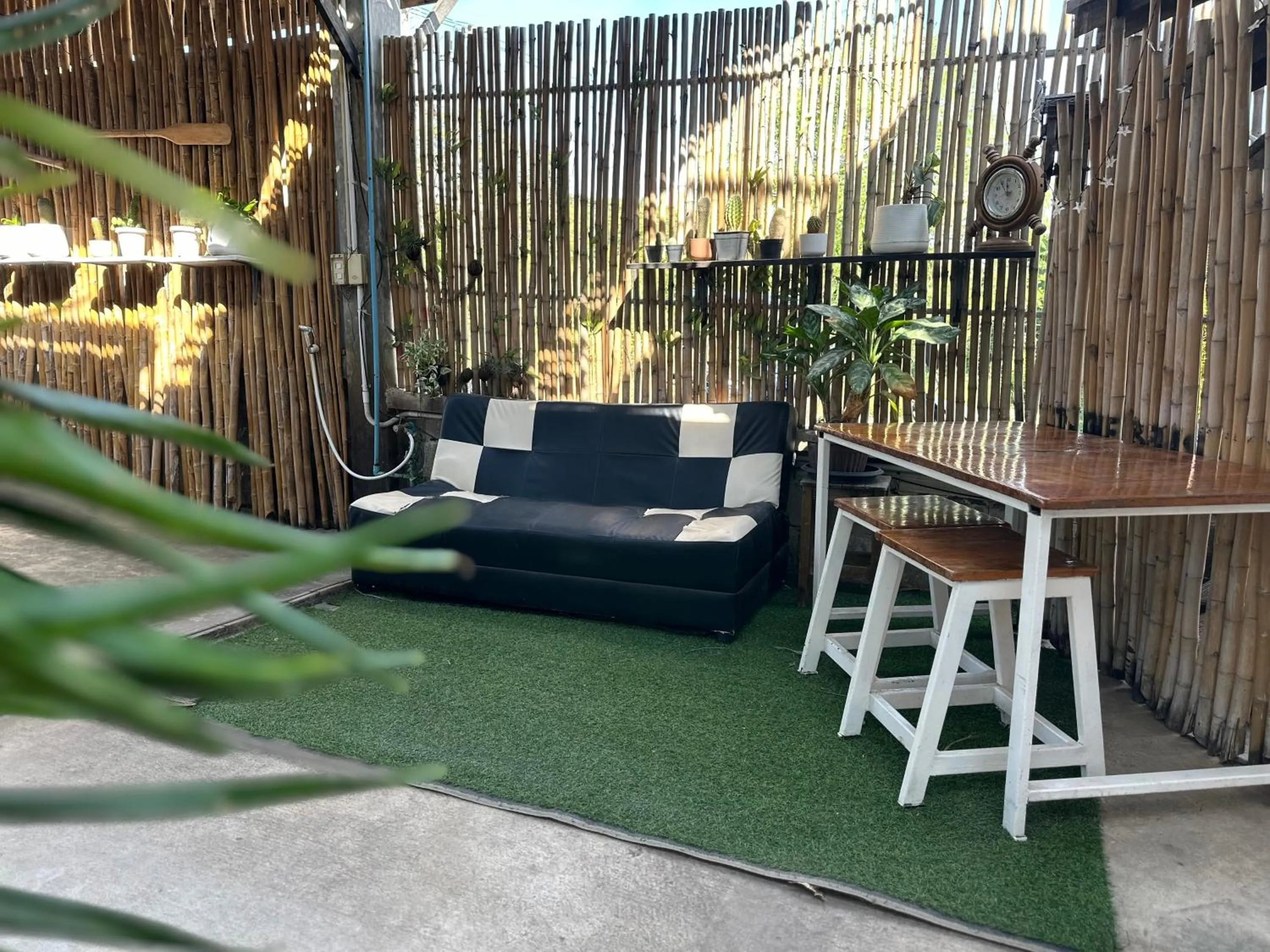 Seating area in Jingle Bells Resort