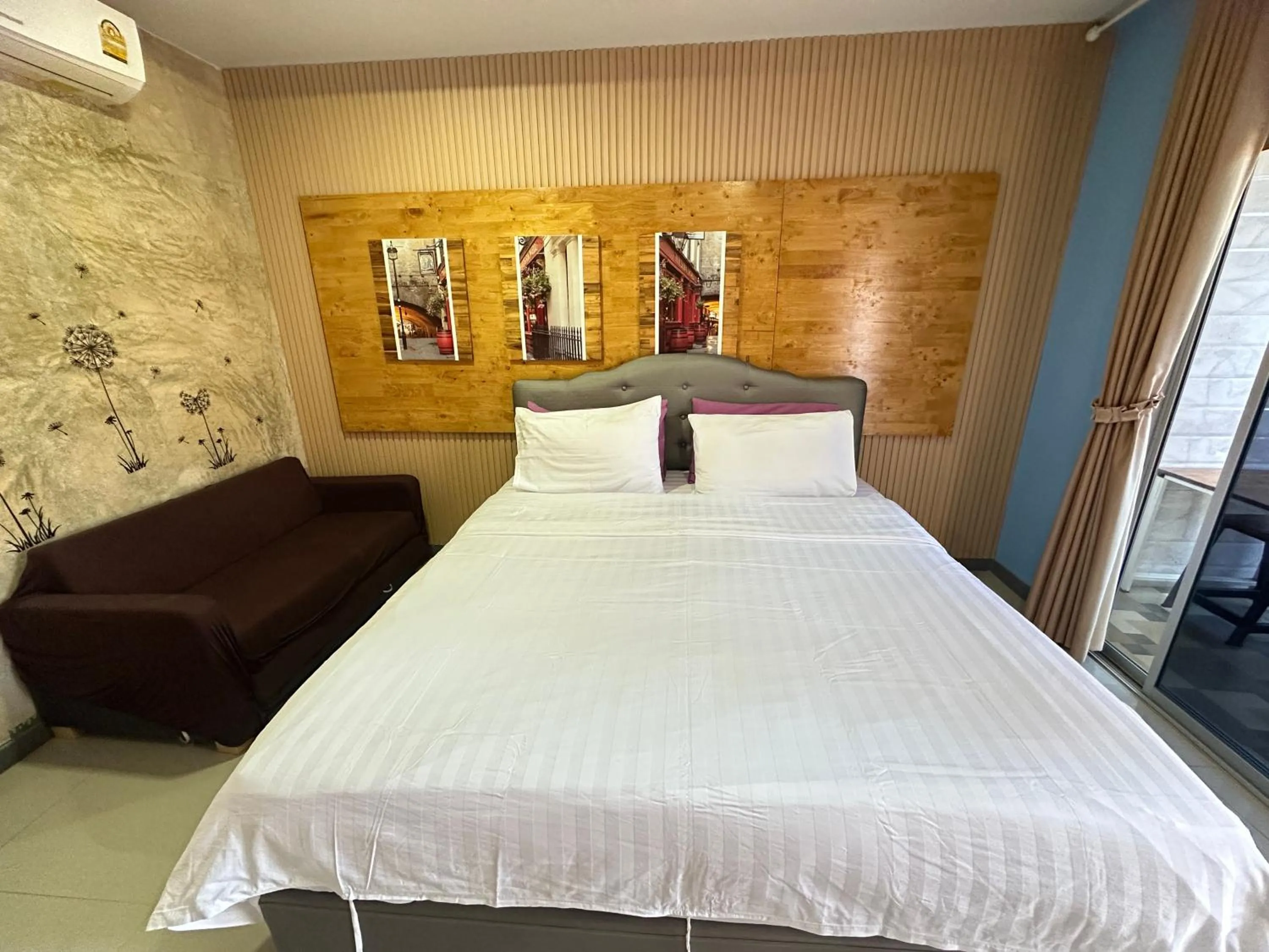 Bedroom, Bed in Jingle Bells Resort