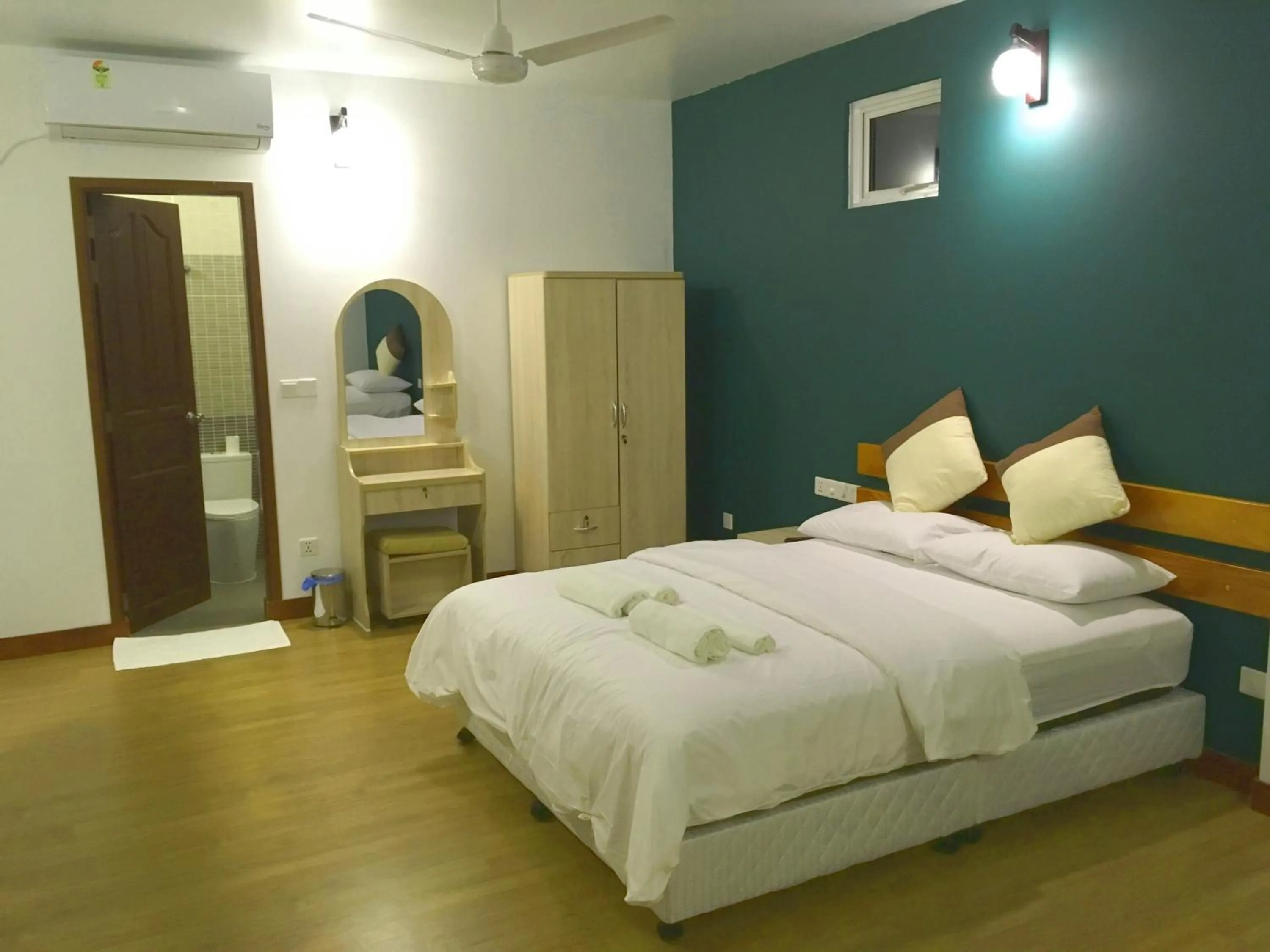 Bed in Acqua Blu Rasdhoo