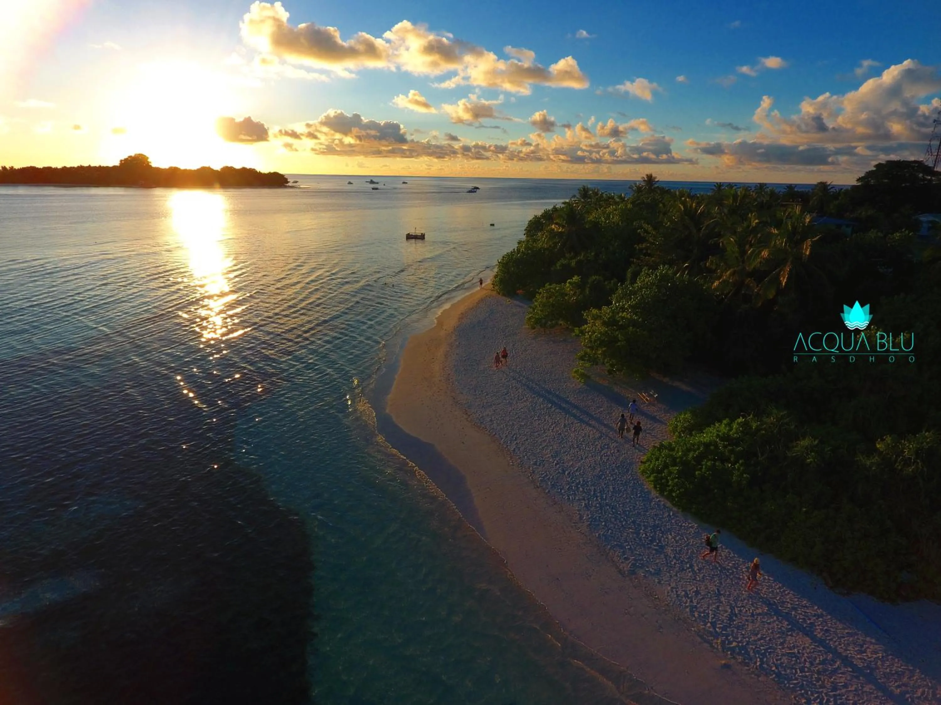 Beach in Acqua Blu Rasdhoo