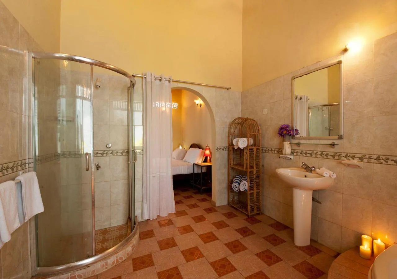 Shower in Isle of Thalpe