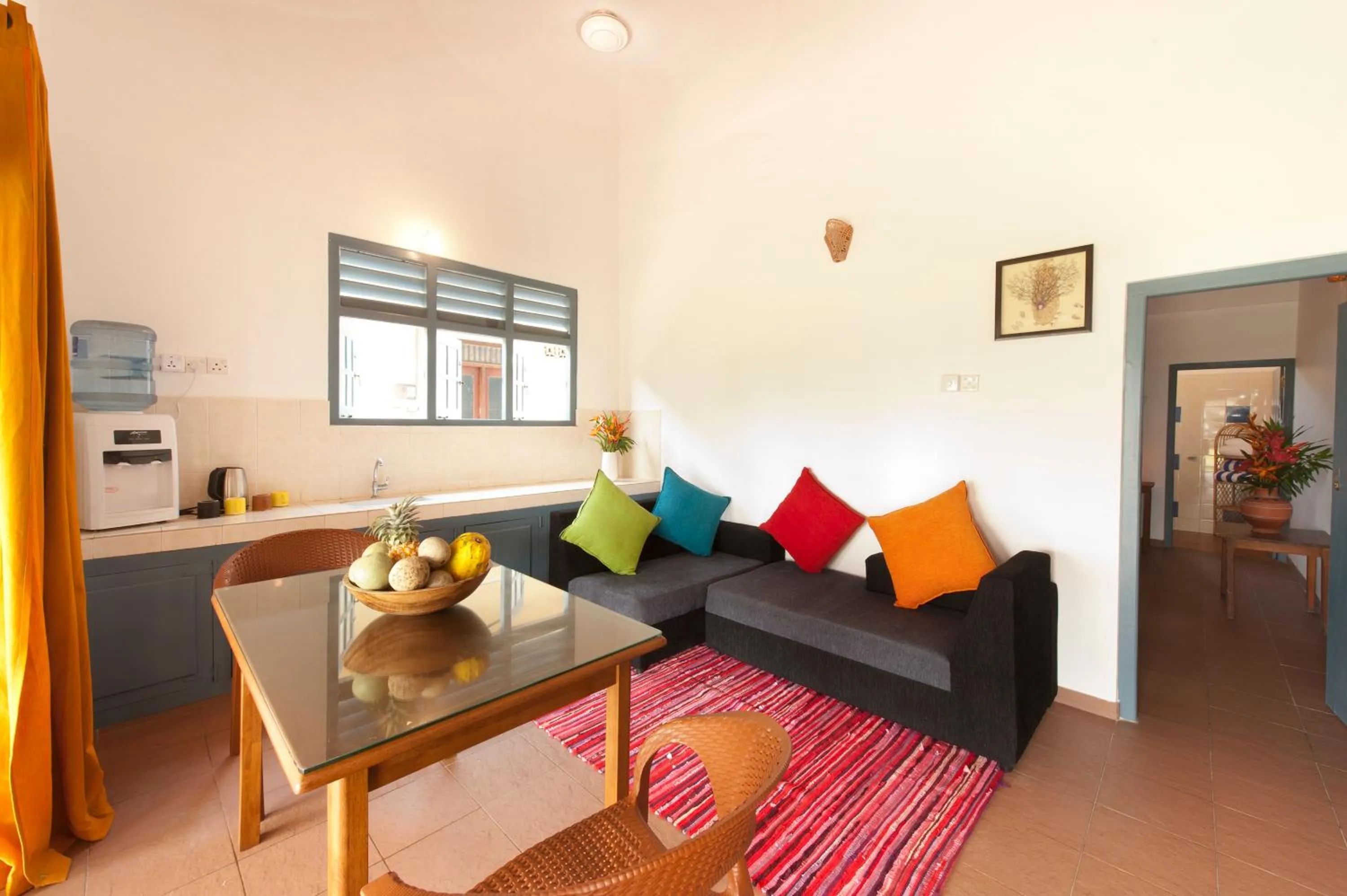 TV and multimedia in Isle of Thalpe