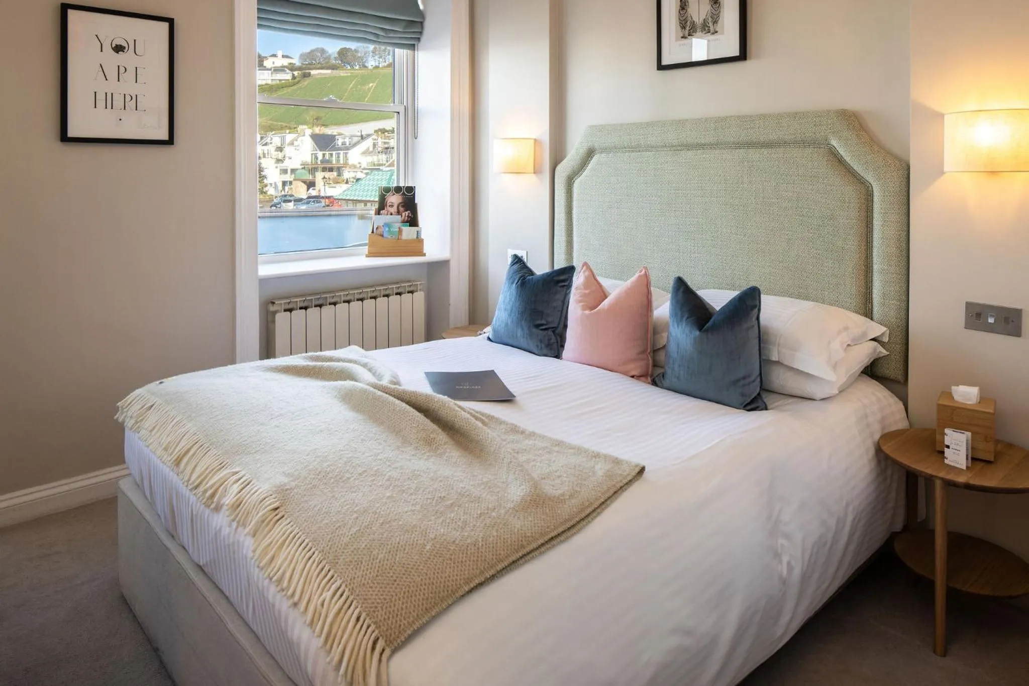 Sea view, Bed in The Moorings Hotel & Restaurant