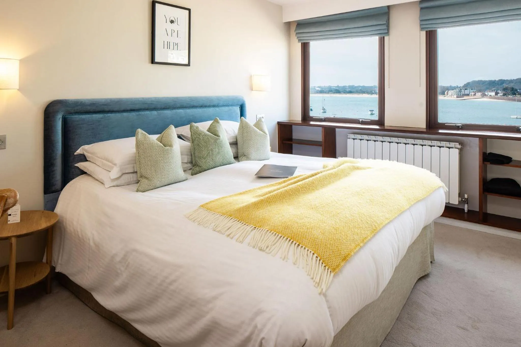 Sea view, Bed in The Moorings Hotel & Restaurant