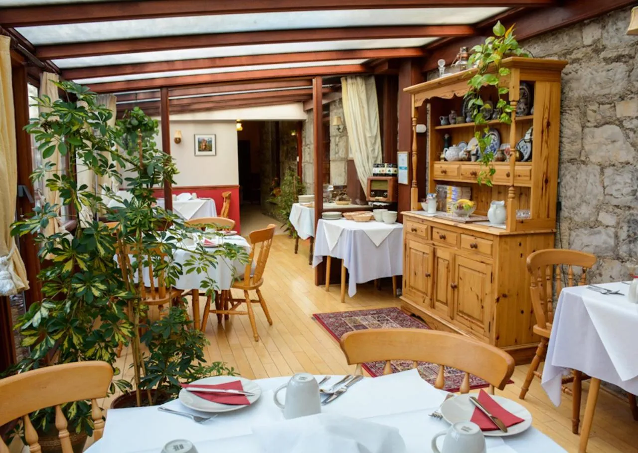 Restaurant/places to eat in Clarke Cottage Guest House
