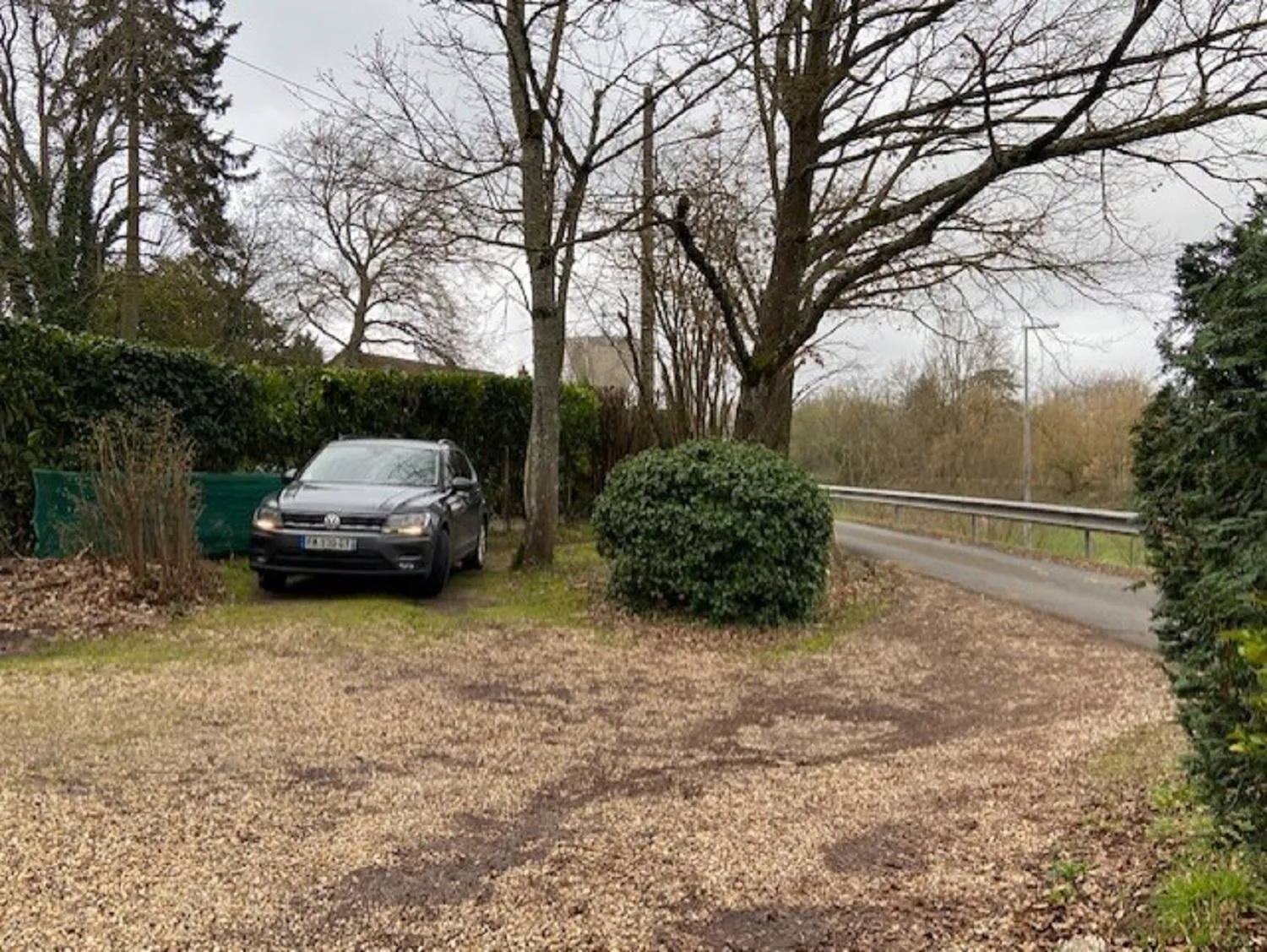 Parking in Le chalet bucolique au bord de l'eau