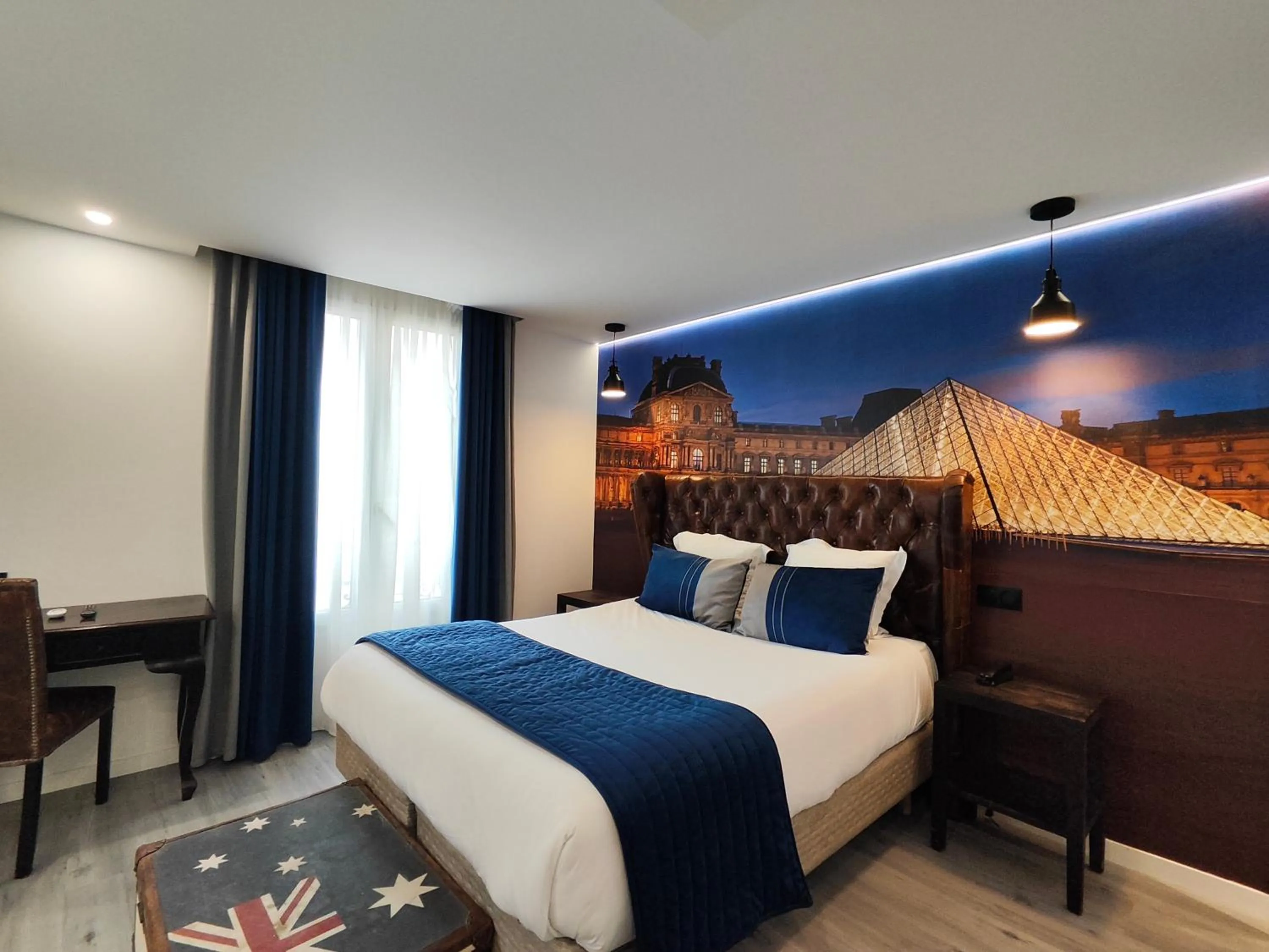 Photo of the whole room, Bed in Atelier Montparnasse Hôtel