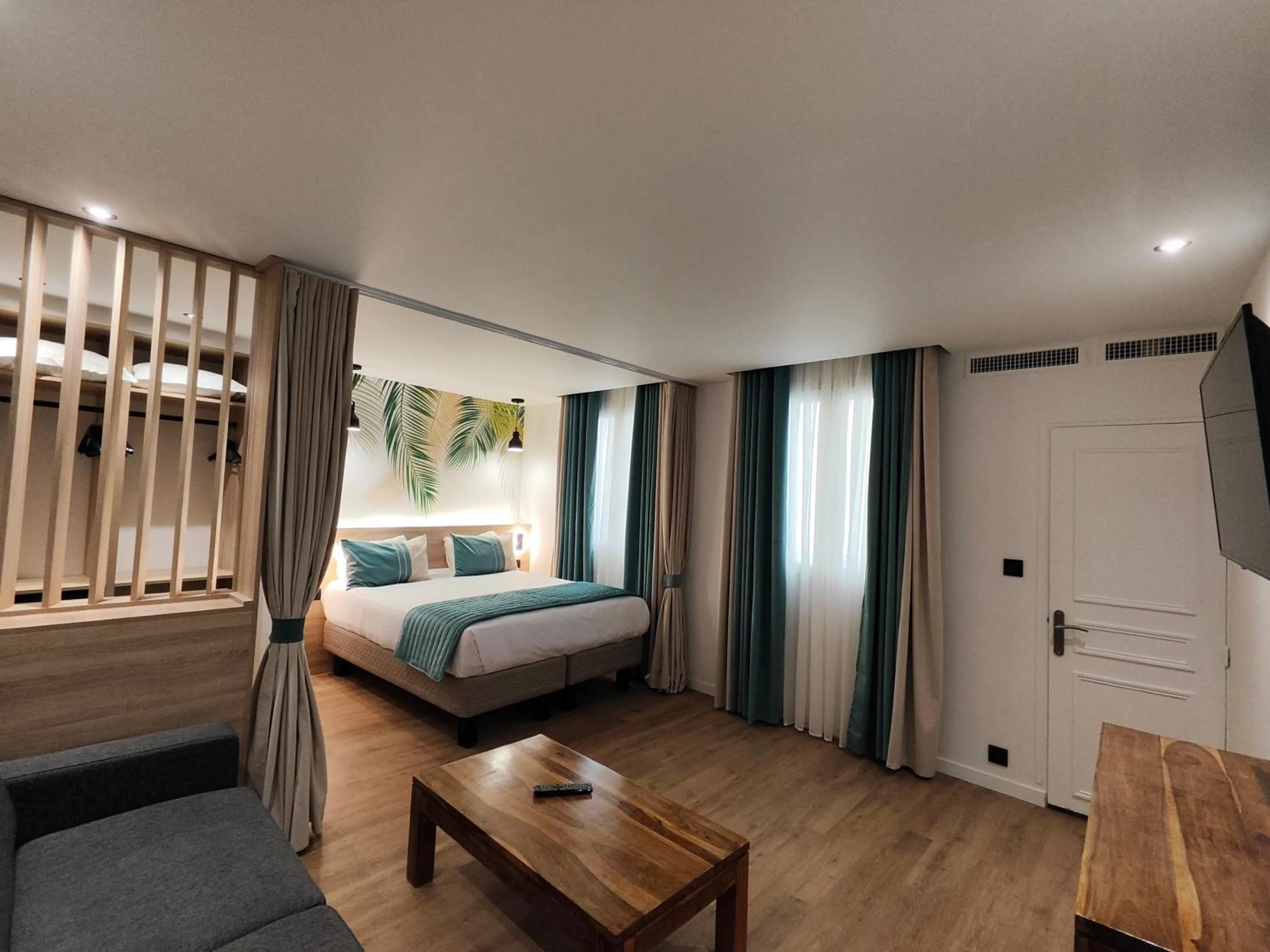 Bedroom, Bed in Atelier Montparnasse Hôtel