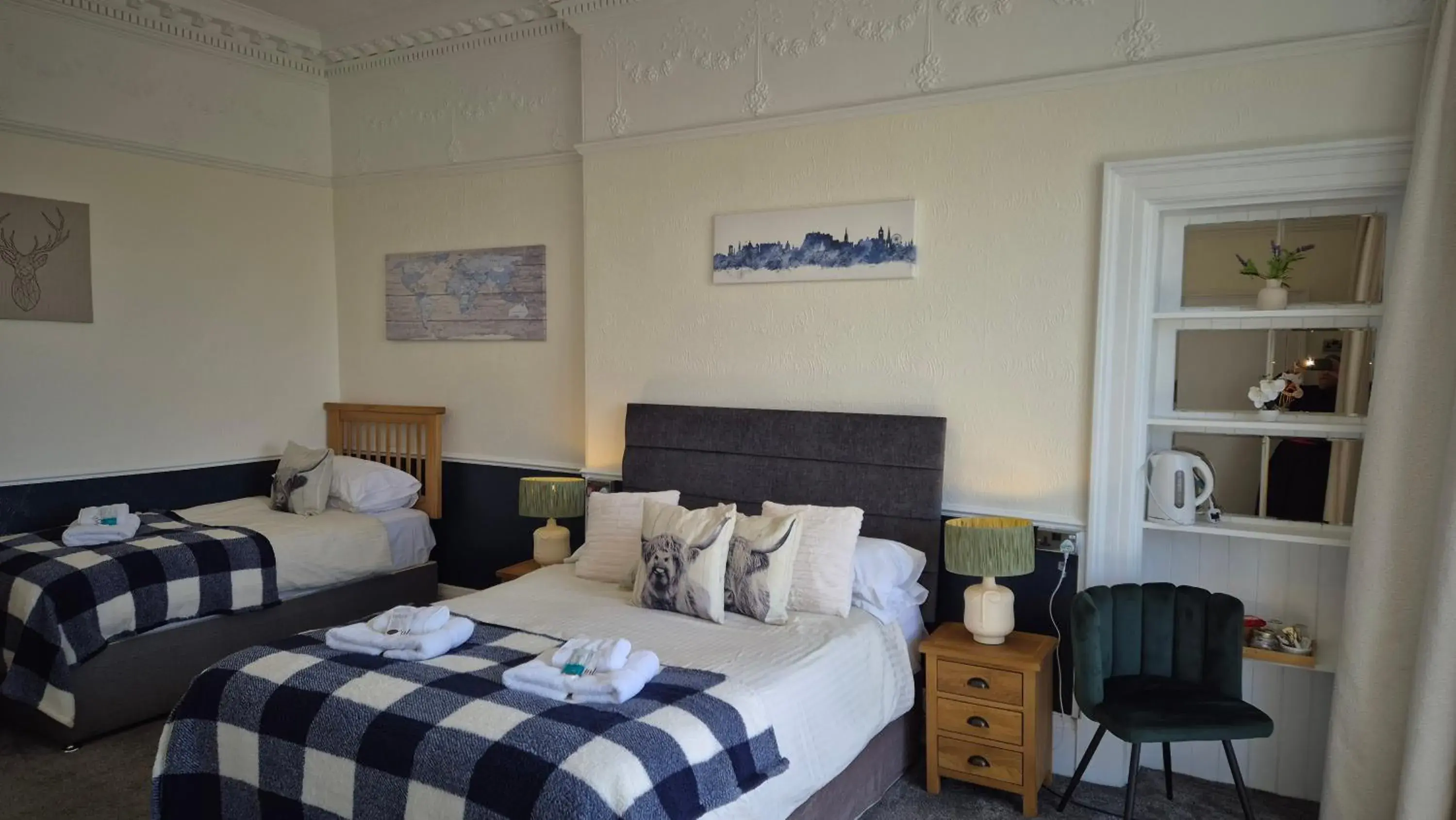 Triple Room with City View in Brig O'Doon Guest House Triple Room with City View in Brig O'Doon Guest House