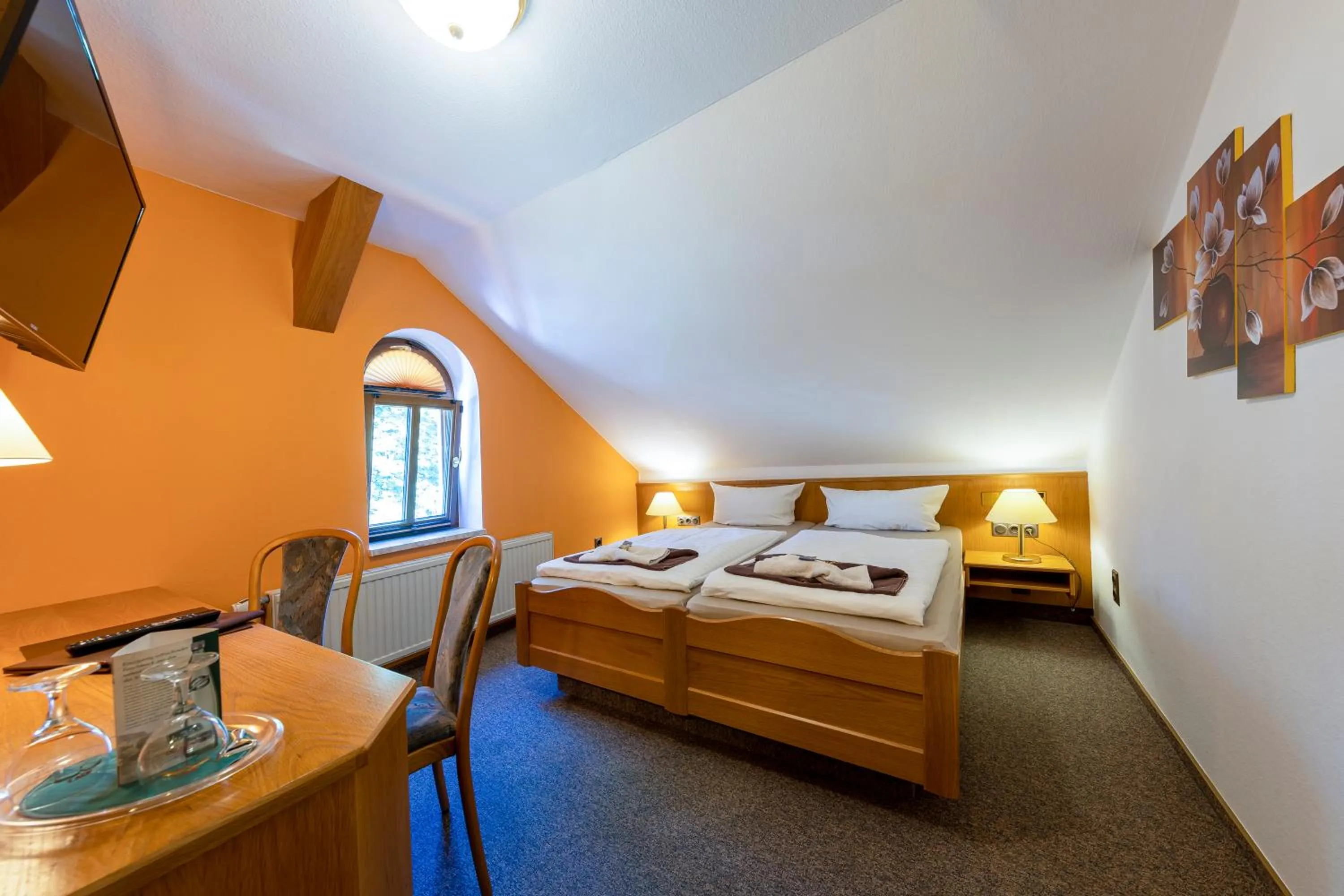 Photo of the whole room, Bed in Hotel zur Post