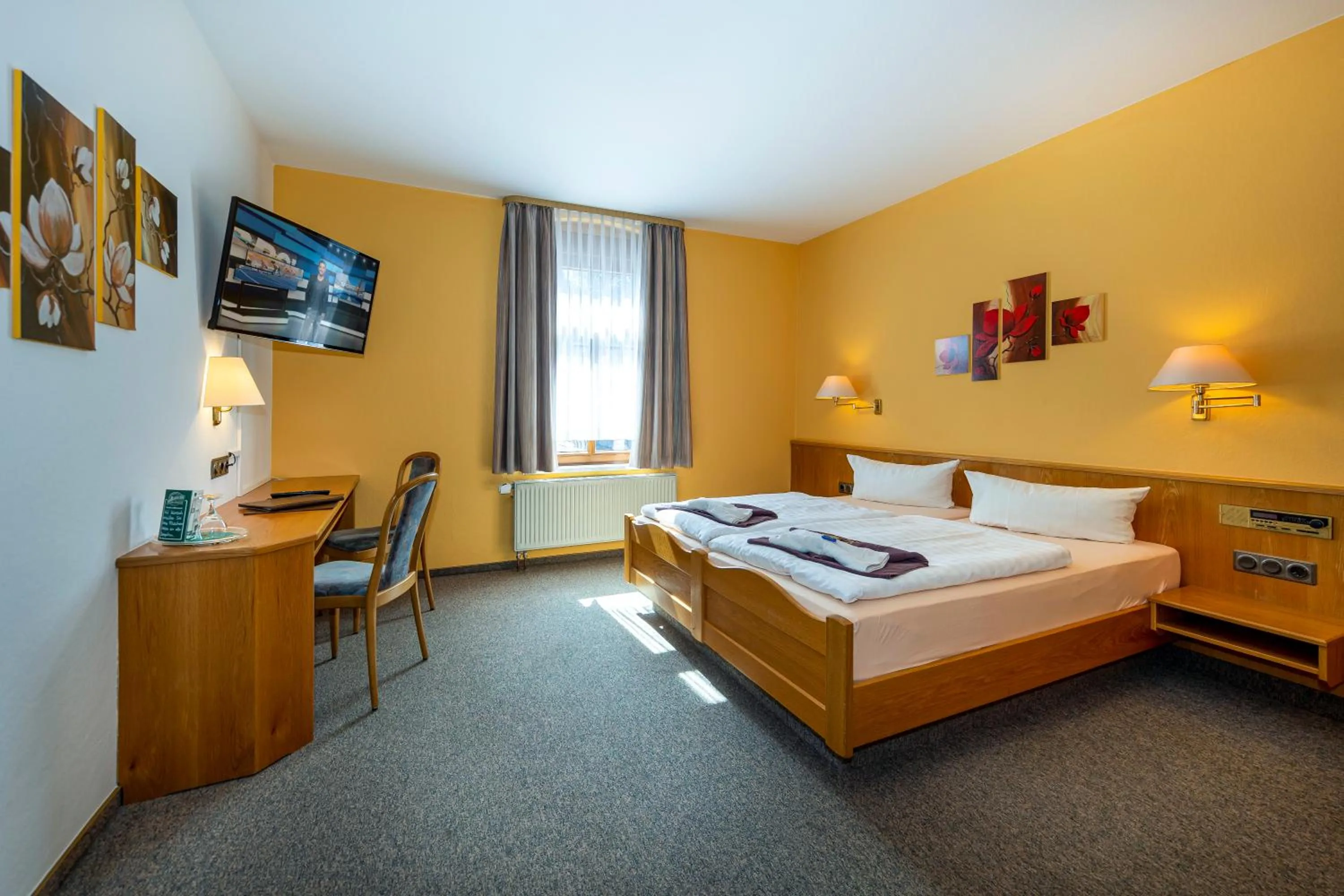 Photo of the whole room, Bed in Hotel zur Post